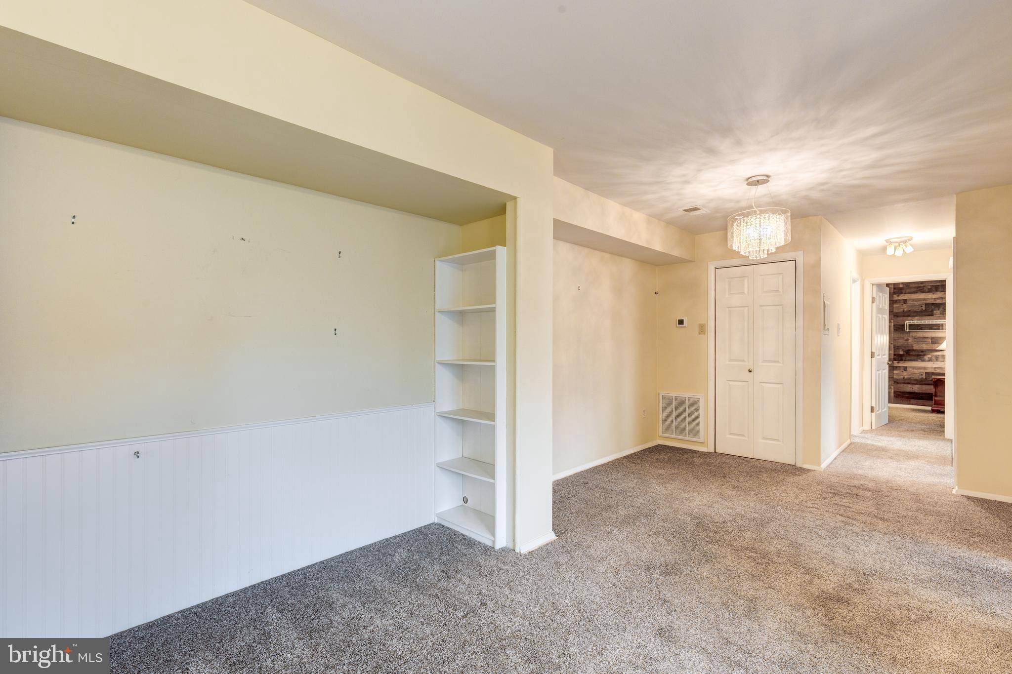 HAMPSTEAD VALLEY - Residential