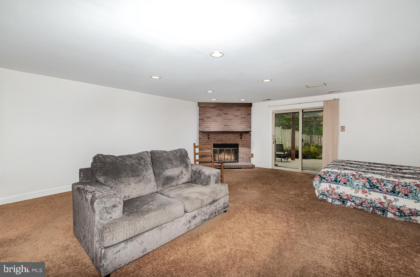 CROMWELL STATION - Residential Lease