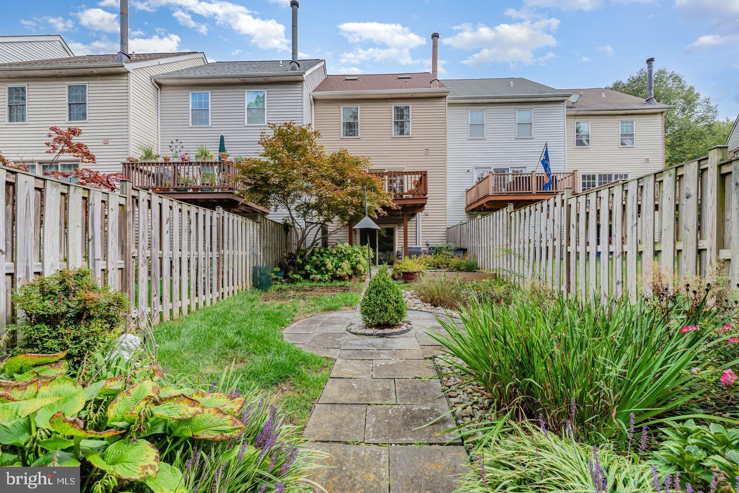 CROMWELL STATION - Residential Lease