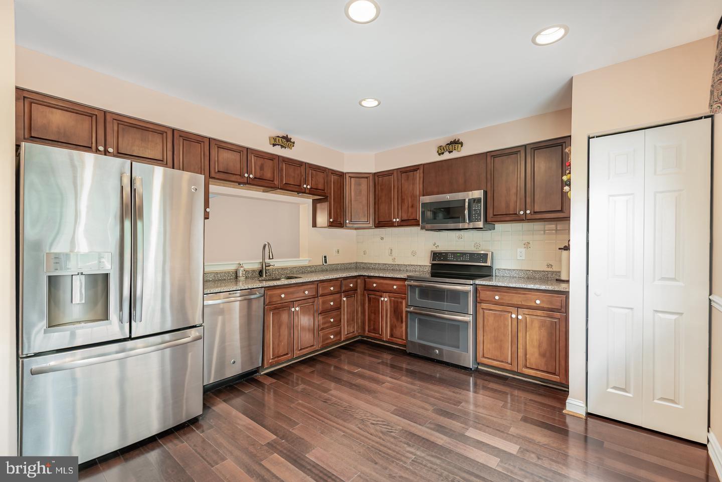 CROMWELL STATION - Residential Lease