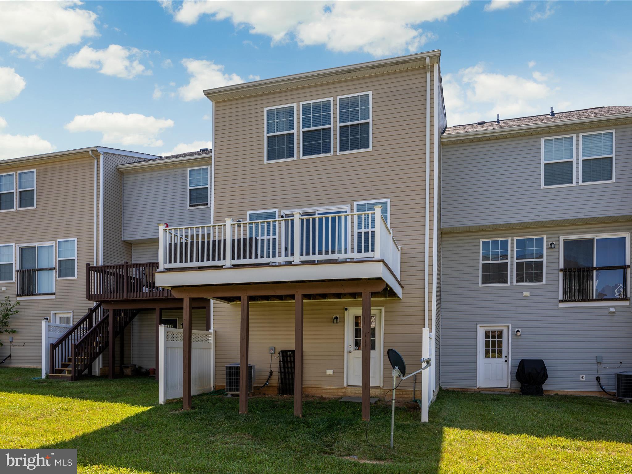 LAKELAND PLACE - Residential