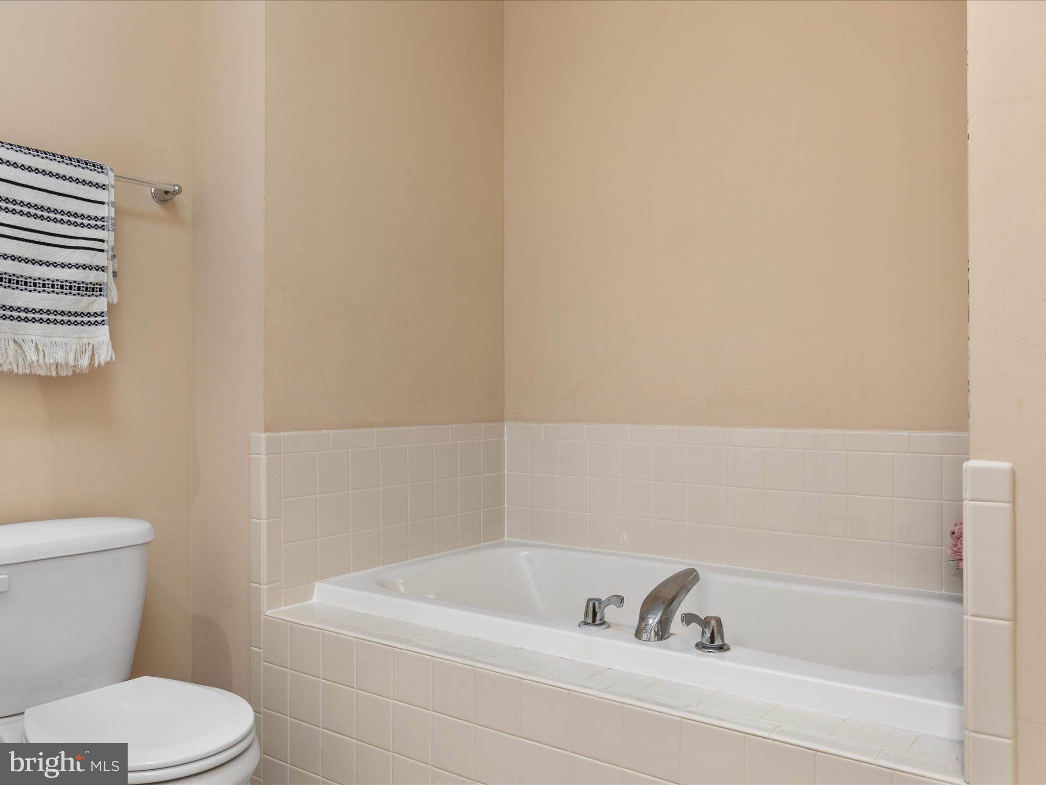 LAKELAND PLACE - Residential