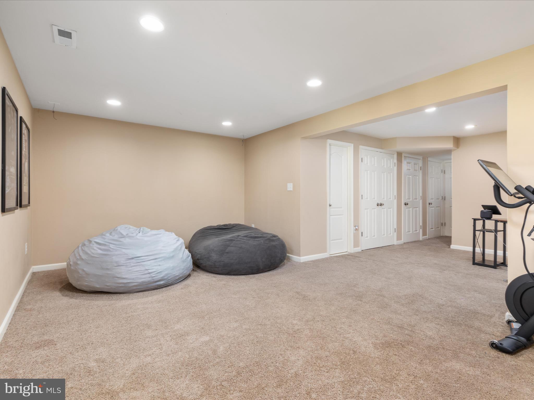 LAKELAND PLACE - Residential