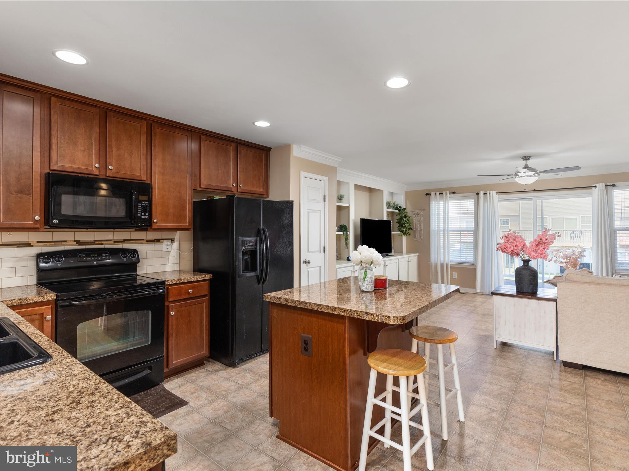 LAKELAND PLACE - Residential