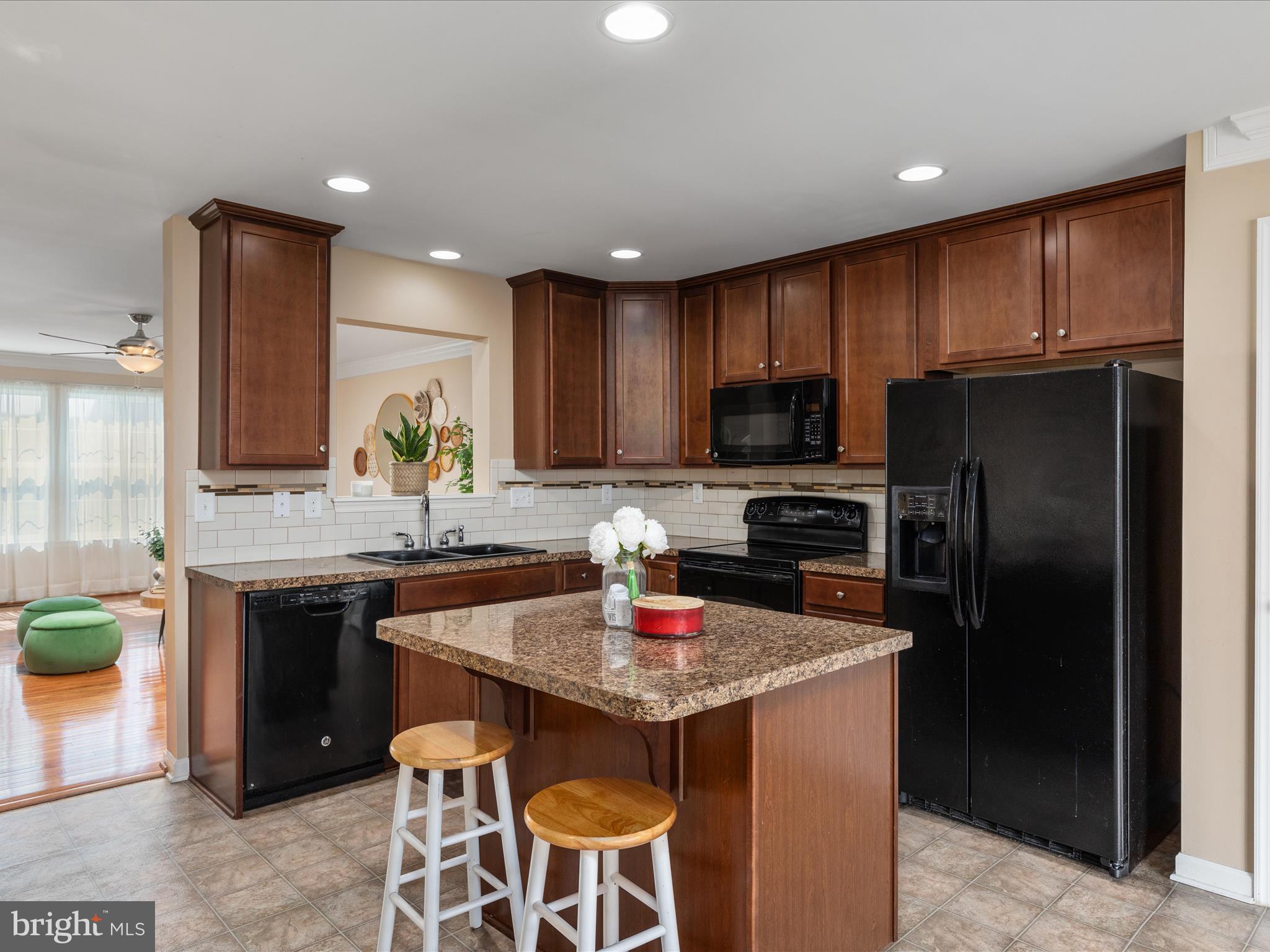 LAKELAND PLACE - Residential