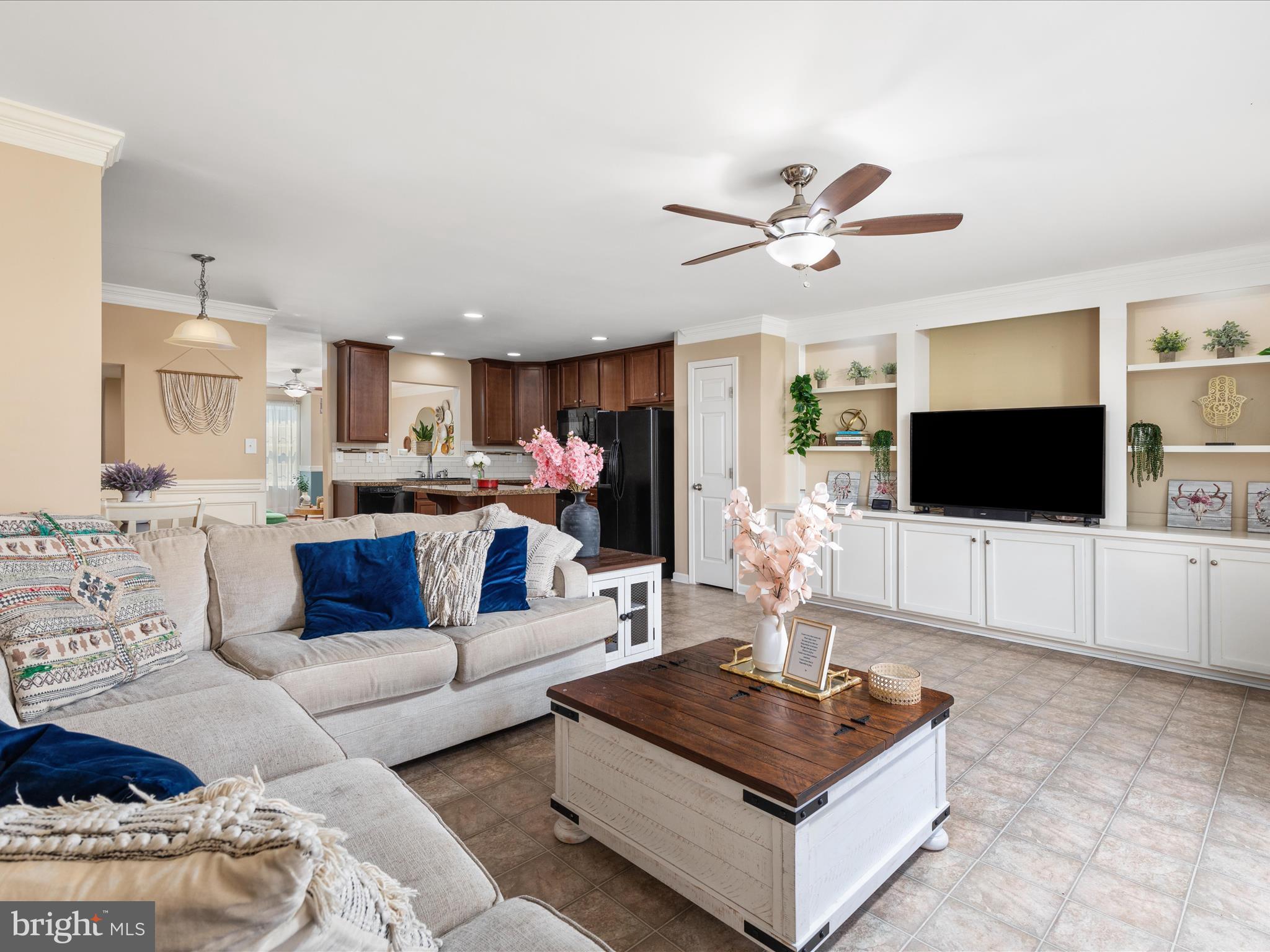 LAKELAND PLACE - Residential