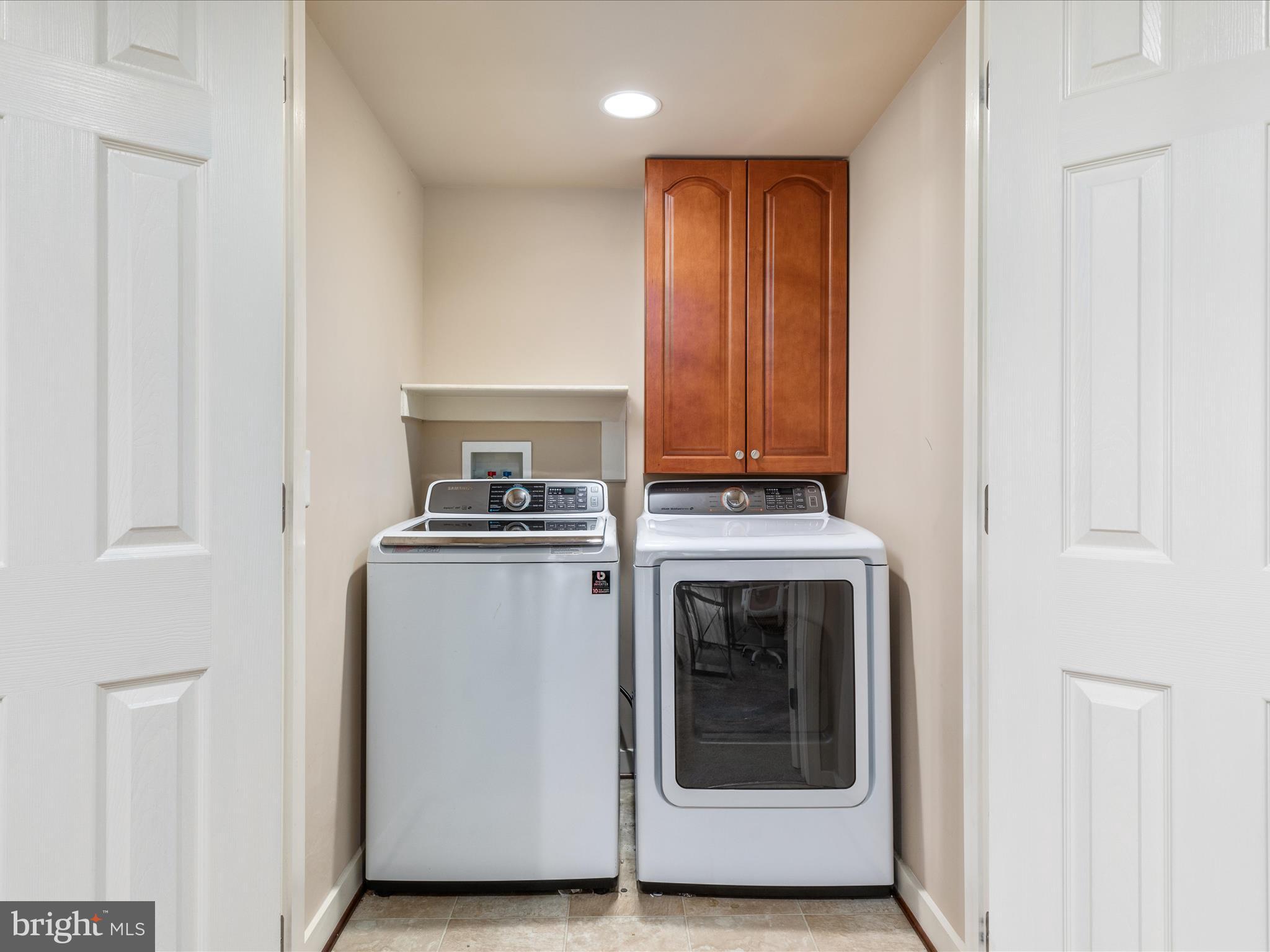 LAKELAND PLACE - Residential