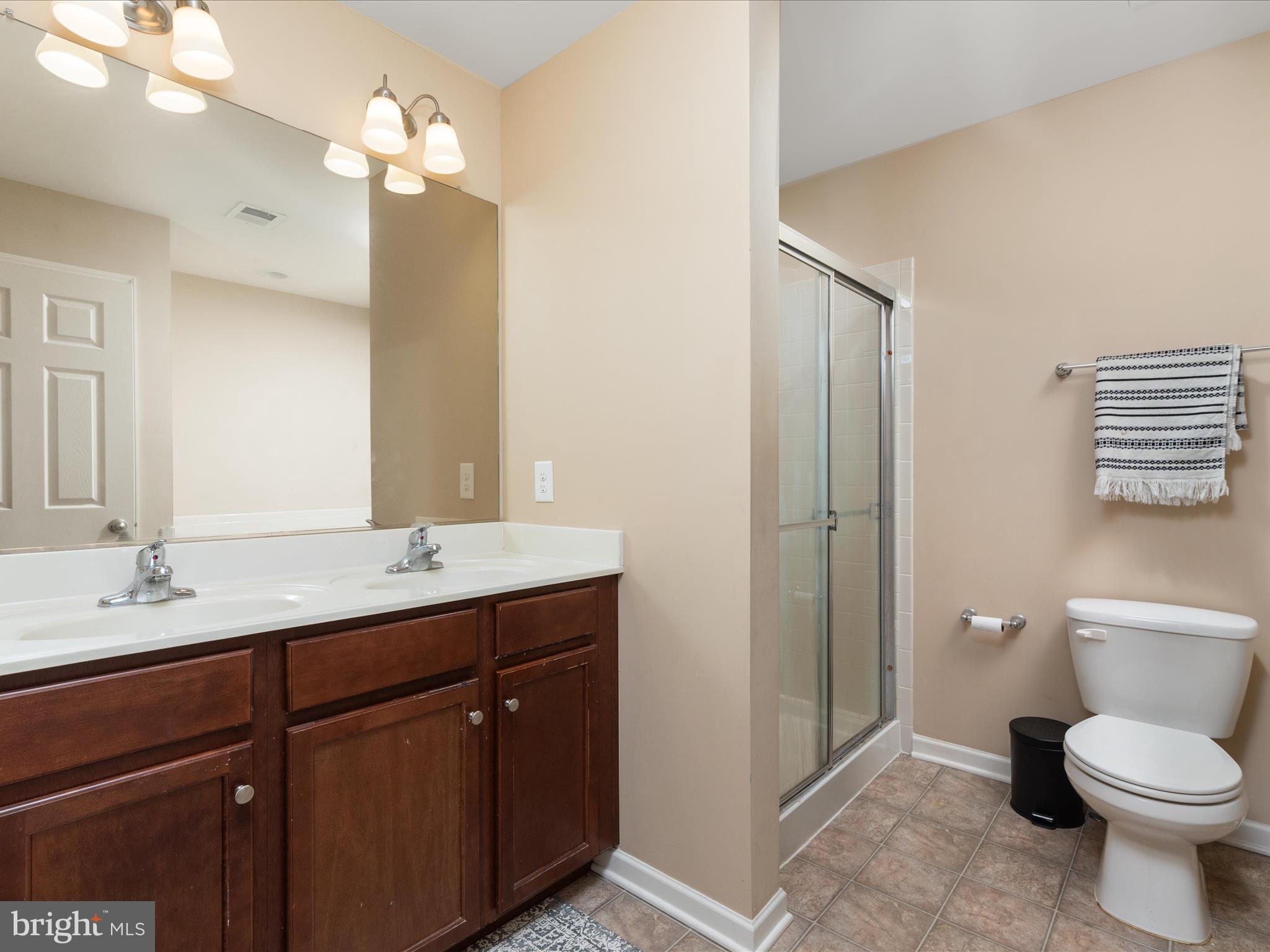 LAKELAND PLACE - Residential