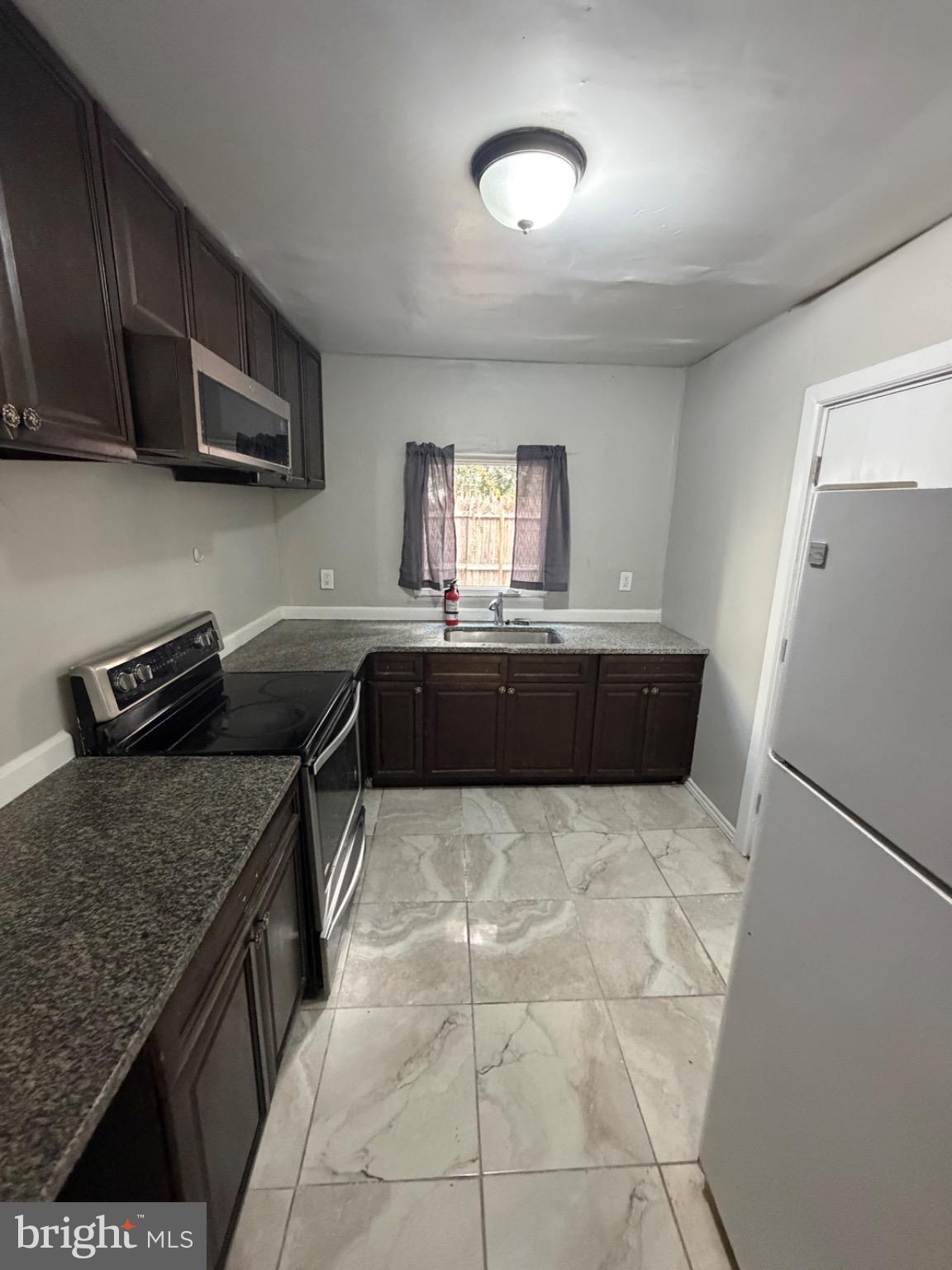 FRANKFORD - Residential Lease