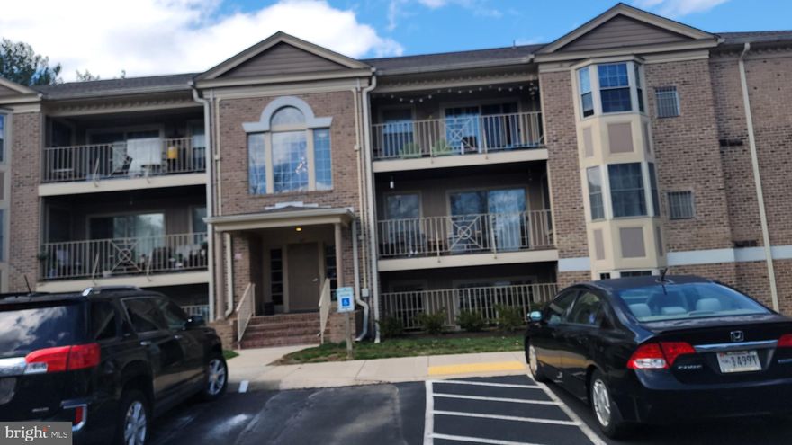 "WELCOME HOME" THIS 3 BEDROOM GROUND LEVEL  CONDO IS MOVE IN READY .  FEATURES INCLUDE BEAUTIFUL NEW KITCHEN CABINETS, NEW COUNTERTOPS ,  DOUBLE BOWL STAINTLESS STEEL KITCHEN SINKS,  NEW HOT WATER HEATER INSTALLED IN 2024.    PRIMARY BEDROOM FEATURES ITS OWN PRIVATE BATHROOM.  LIVING ROOM/ DINING ROOM  ARE OPENED FOR  FULL ENJOYMENT AND FEATURE A LARGE SLIDER LEADING TO THE OUTSIDE PATIO .  THIS CONDO IS CLOSE TO ALL SHOPPING, MAJOR COMMUTER ROUTES. NICE COMMUNITY FOR TAKING WALKS .