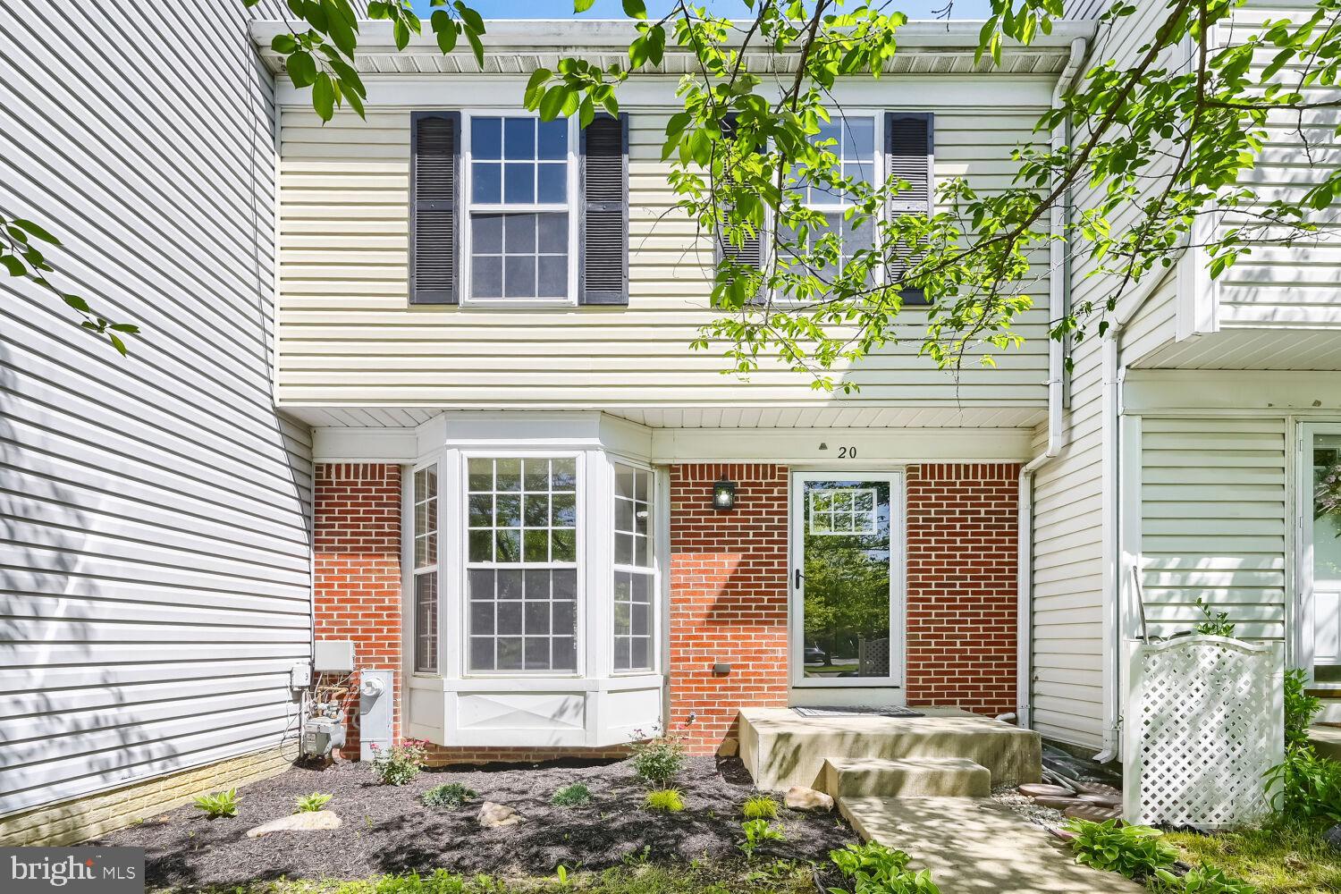 THE VILLAGES OF LYONSFIELD RUN - Residential