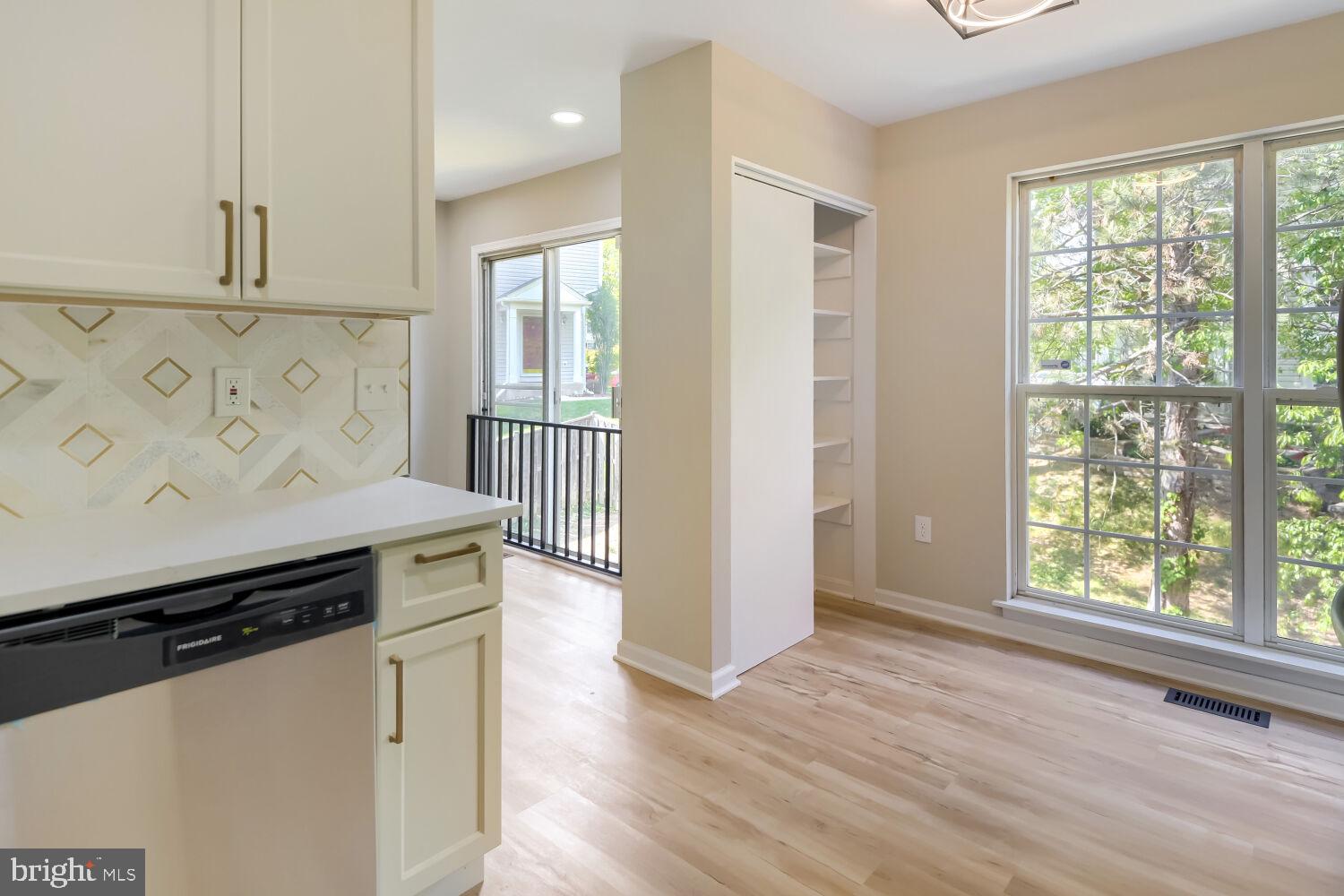 THE VILLAGES OF LYONSFIELD RUN - Residential