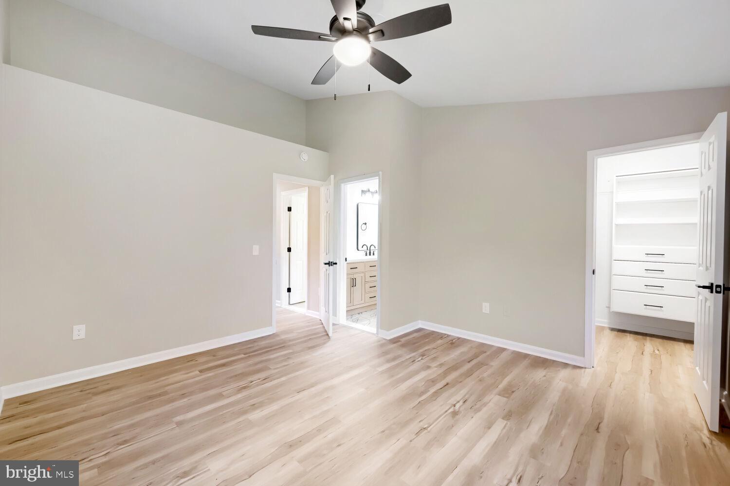 THE VILLAGES OF LYONSFIELD RUN - Residential