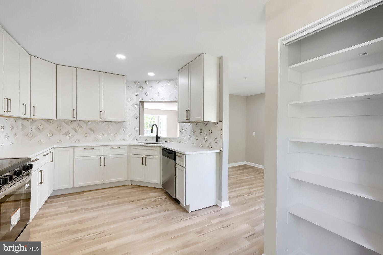THE VILLAGES OF LYONSFIELD RUN - Residential