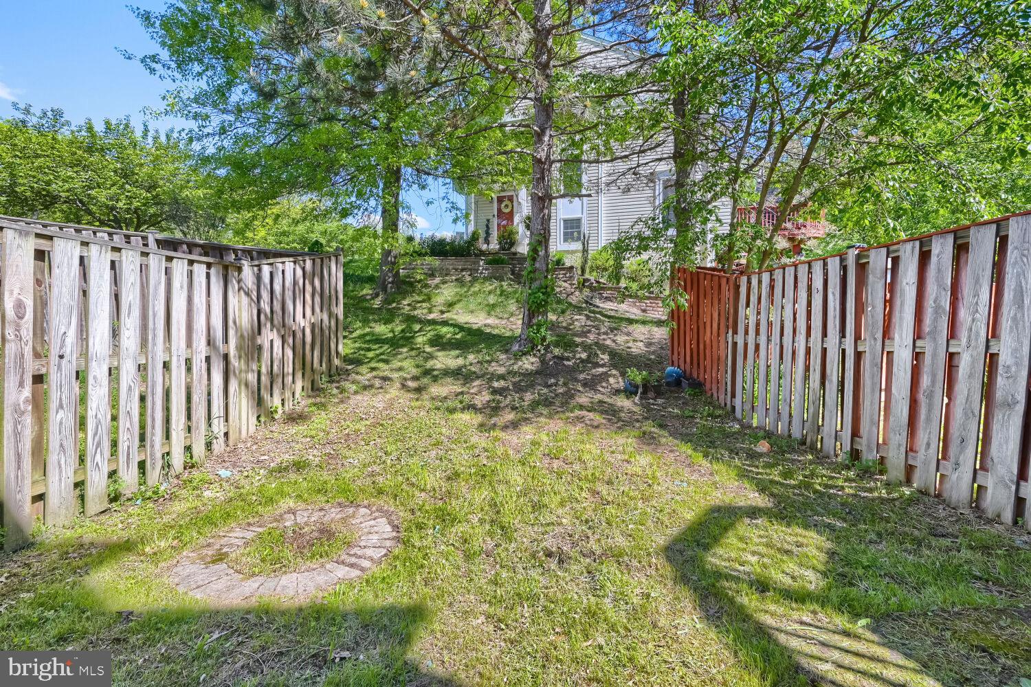 THE VILLAGES OF LYONSFIELD RUN - Residential