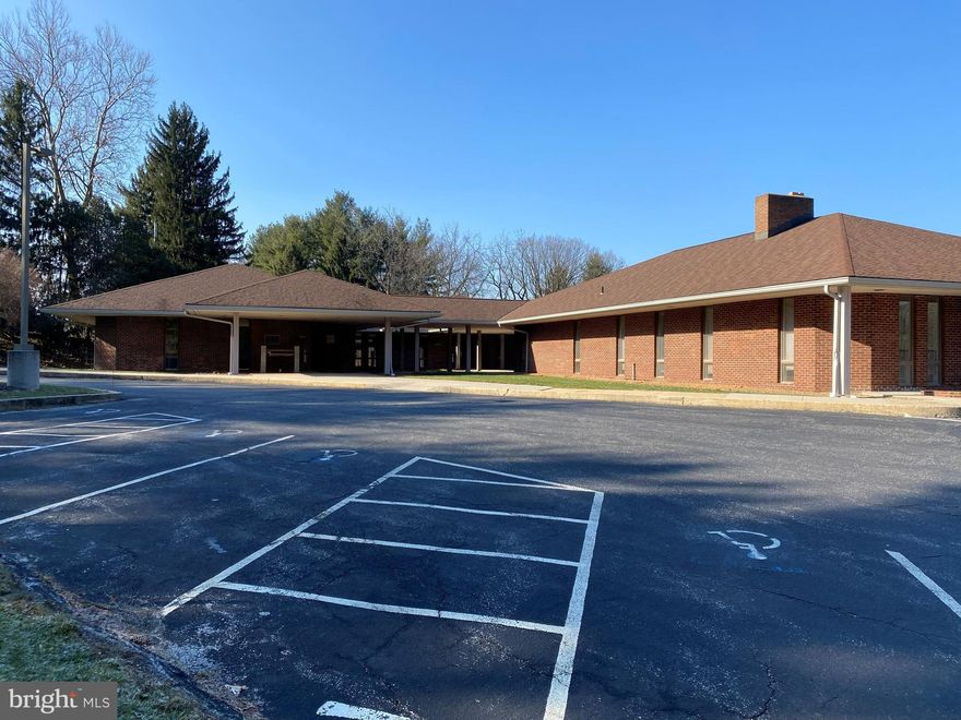 Upper level entirely leased by 6 tenants. Lower level available for user.