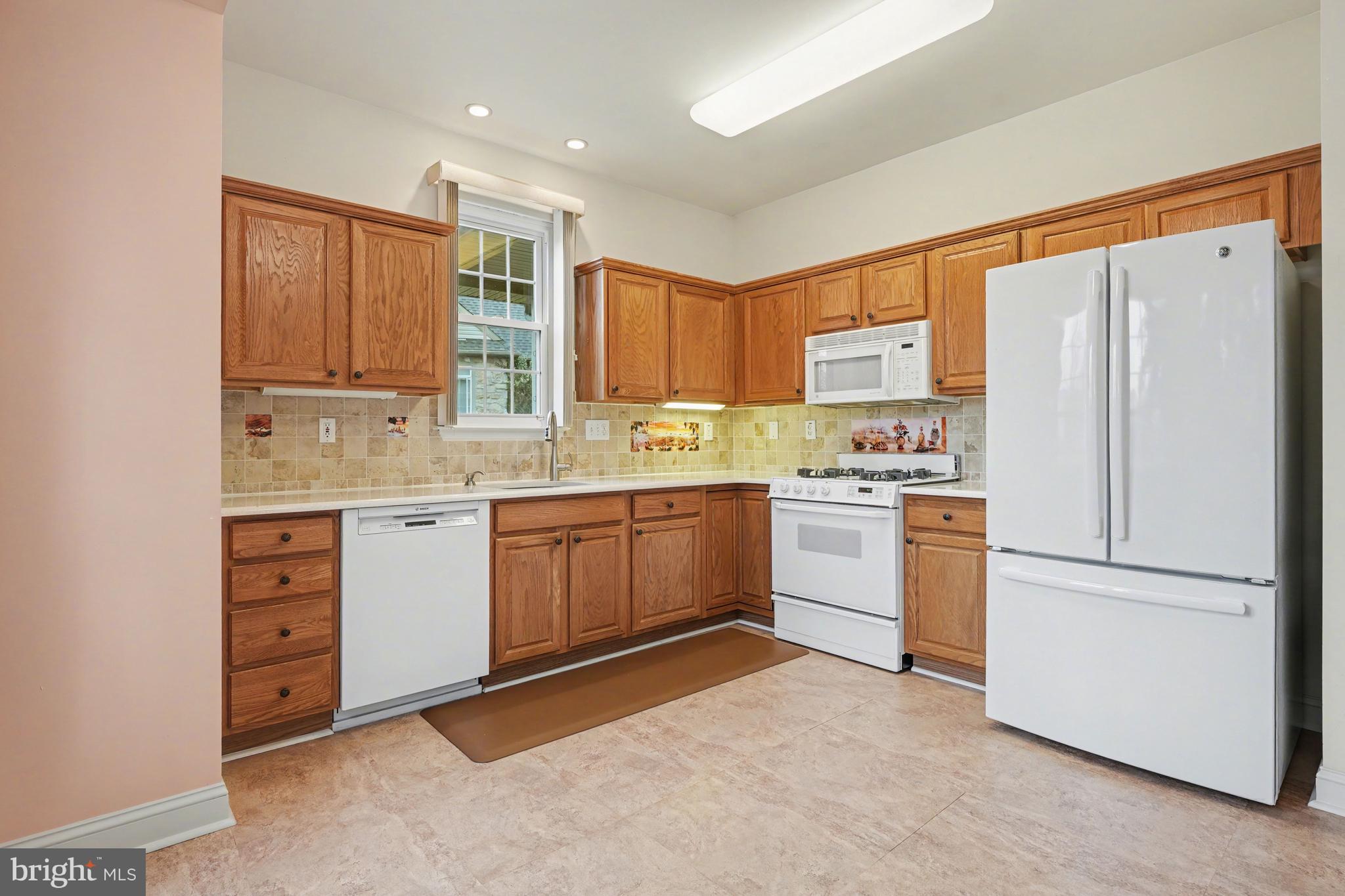 YORKTOWN - Residential