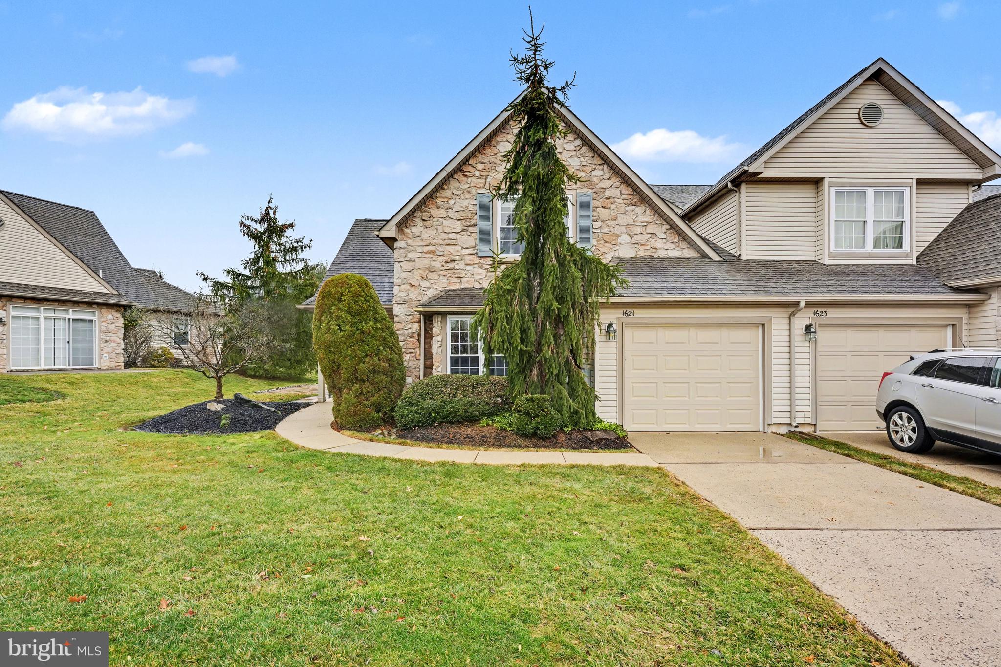 YORKTOWN - Residential