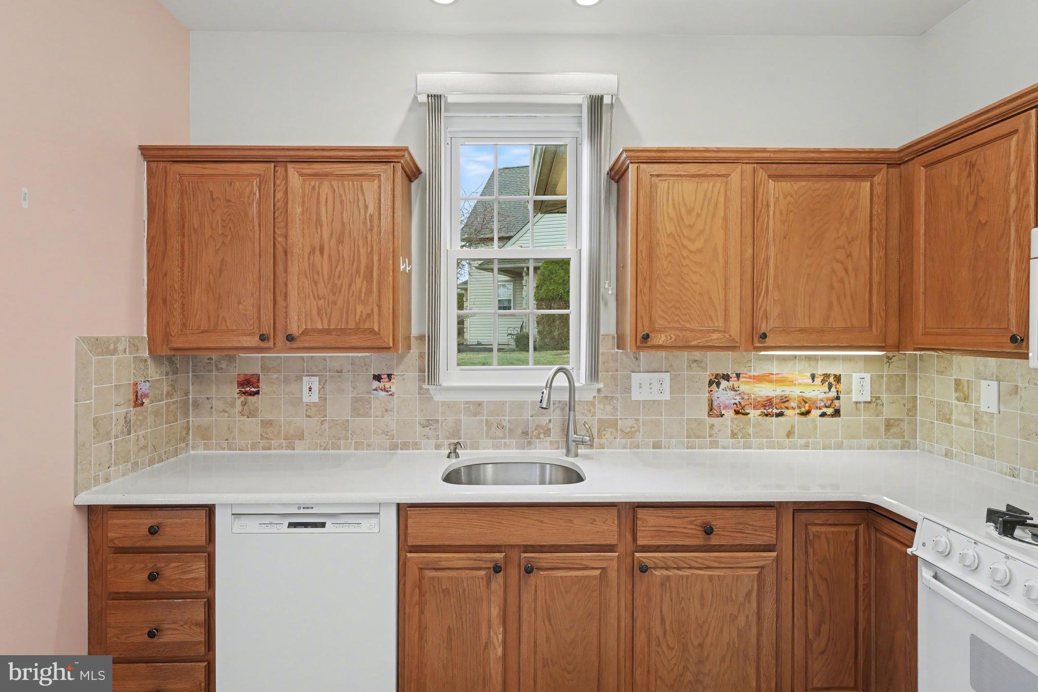 YORKTOWN - Residential