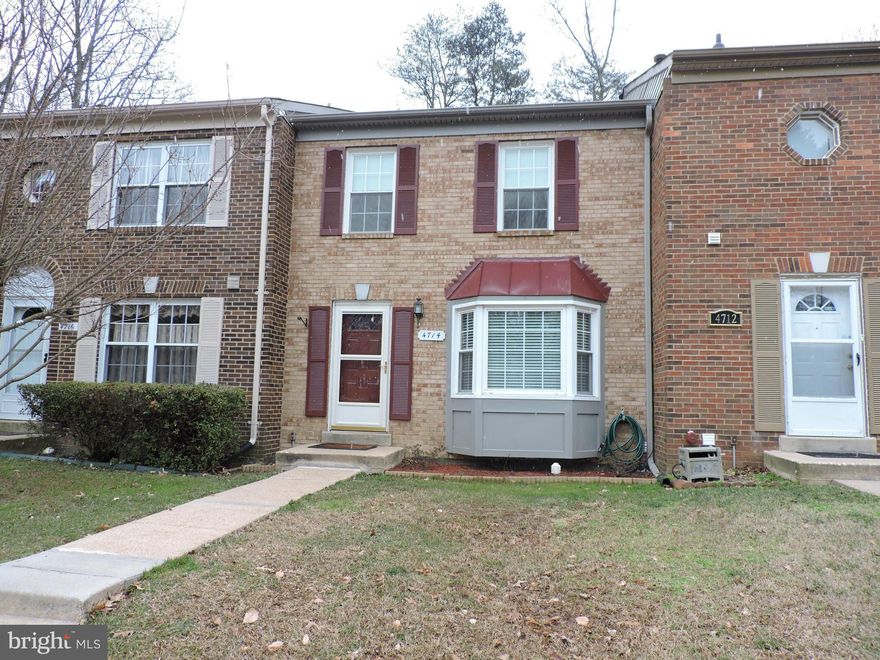 Great remodeled TH! Kitchen features granite counters, upgraded cabinets, tile floors and stainless appliances, eat in kitchen and granite island. Large deck off of kitchen. Spacious family room off kitchen that can be used for separate dining area and living room. Huge  Lower level rec room with wood burning fireplace. Large storage room/ laundry room in lower level. 2 remodeled full baths in UL.