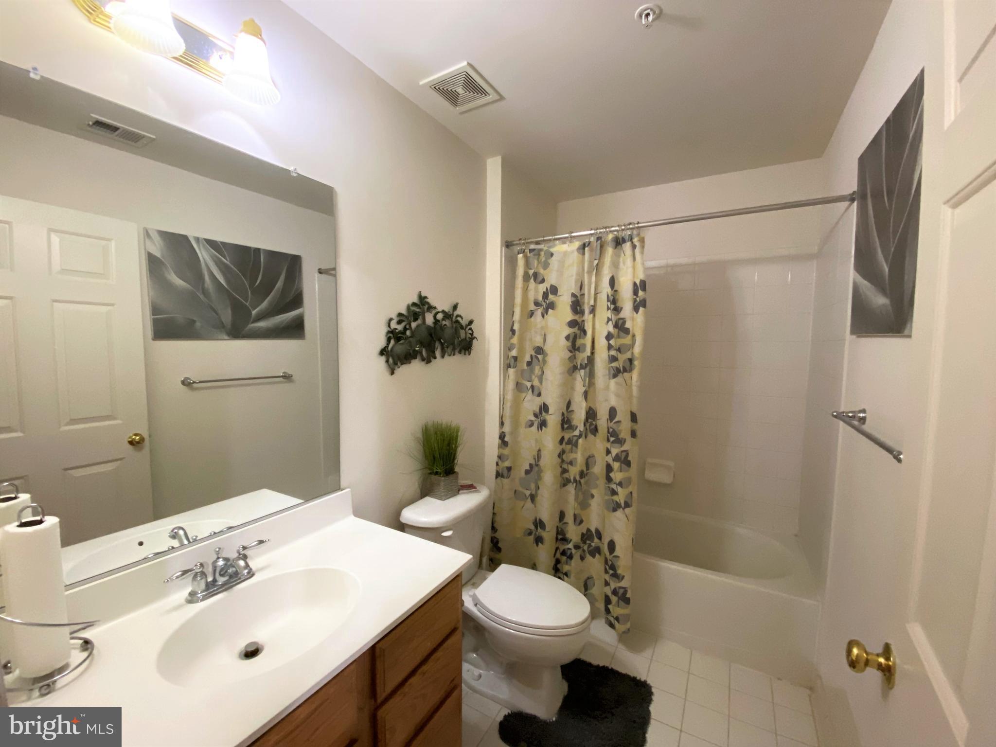 VILLAGES OF URBANA - Residential Lease