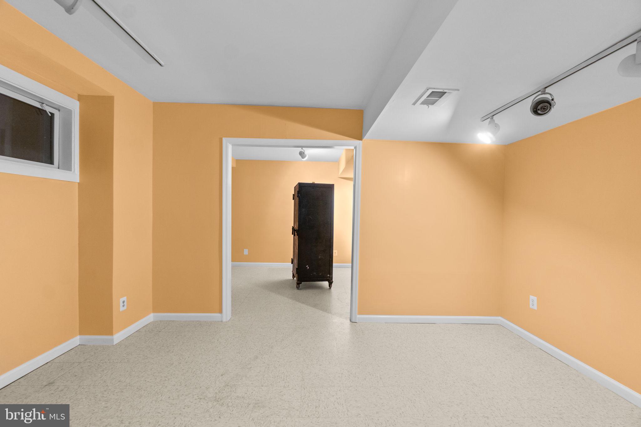 CLEMENS CROSSING - Residential