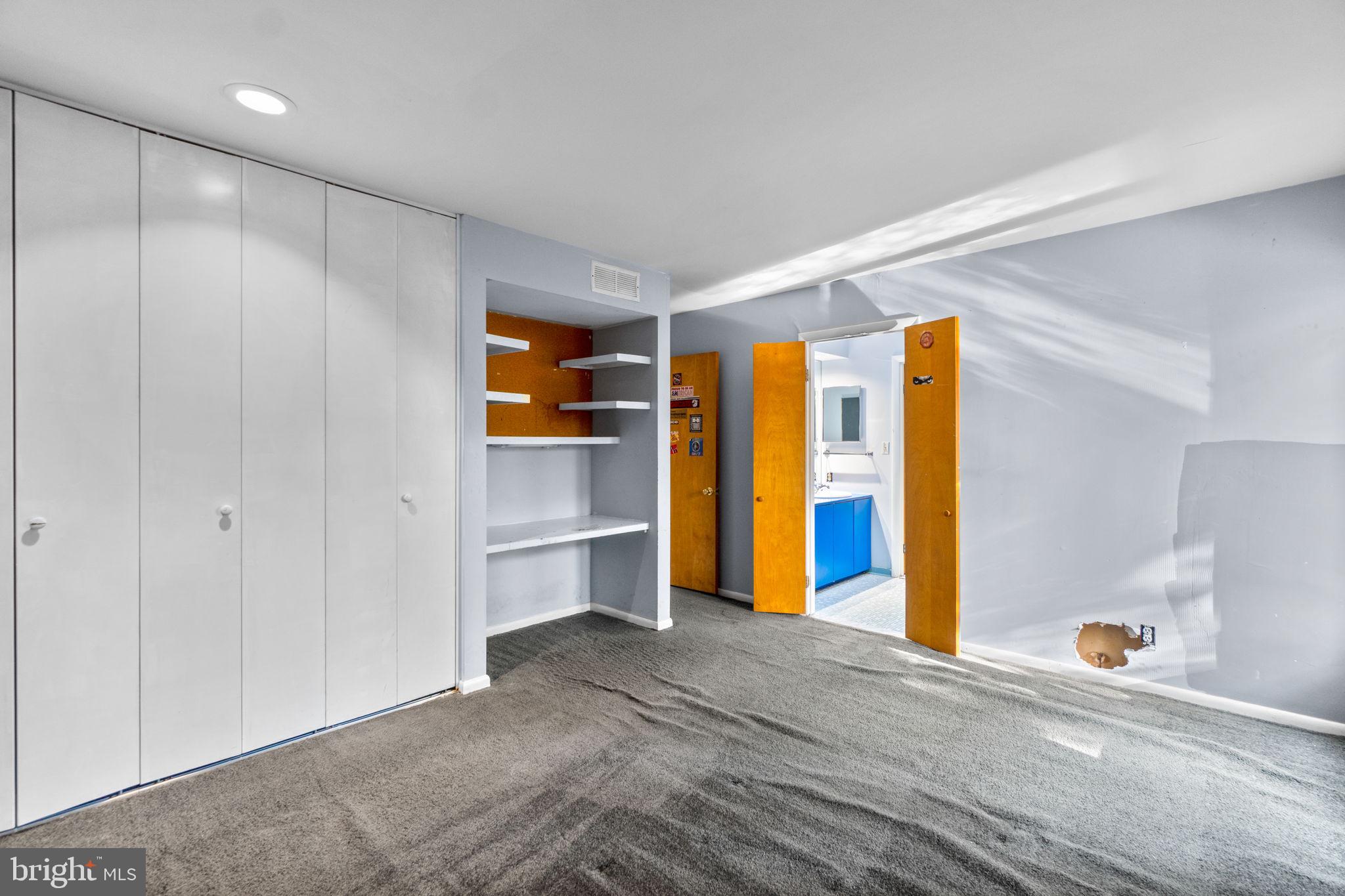 CLEMENS CROSSING - Residential