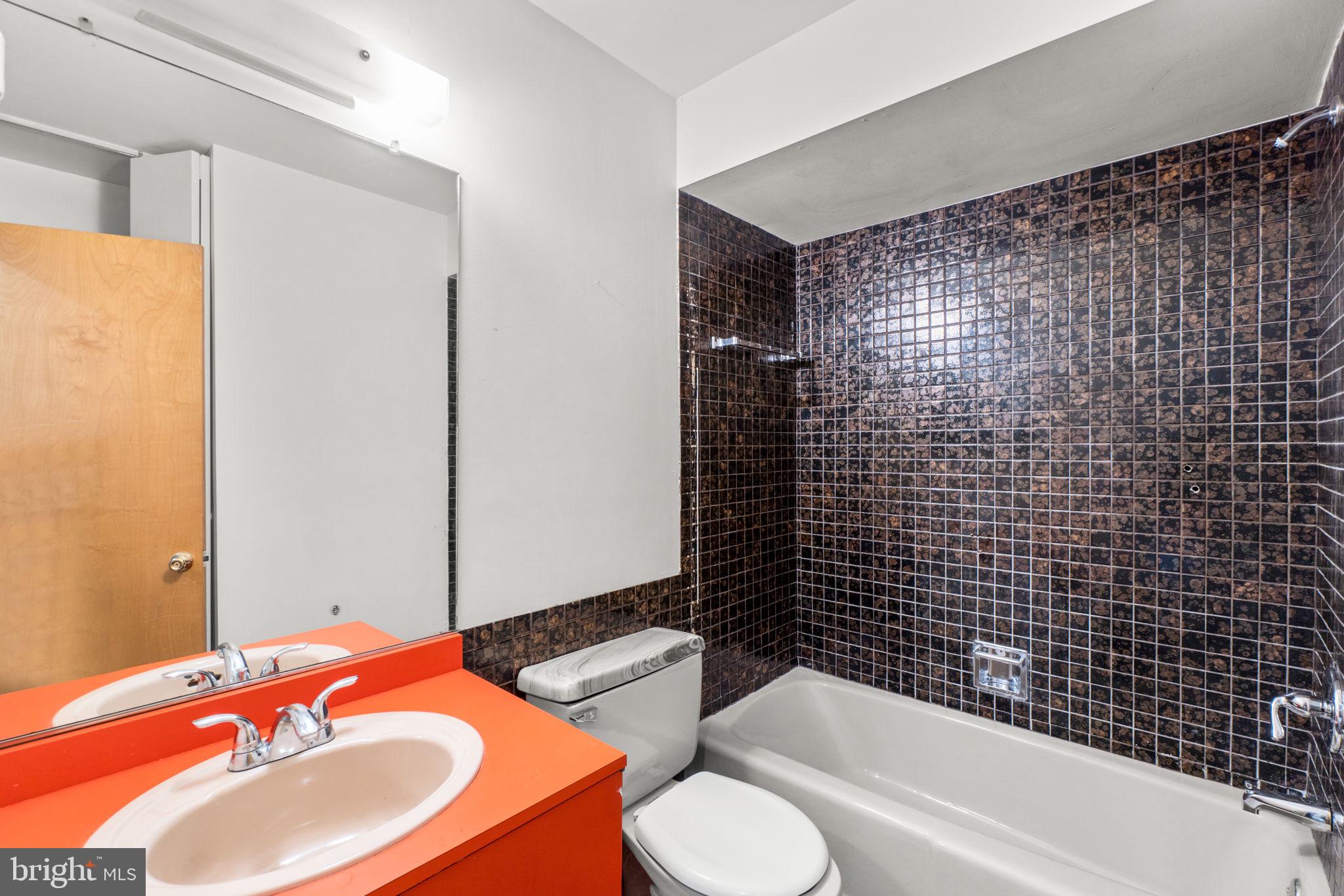 CLEMENS CROSSING - Residential