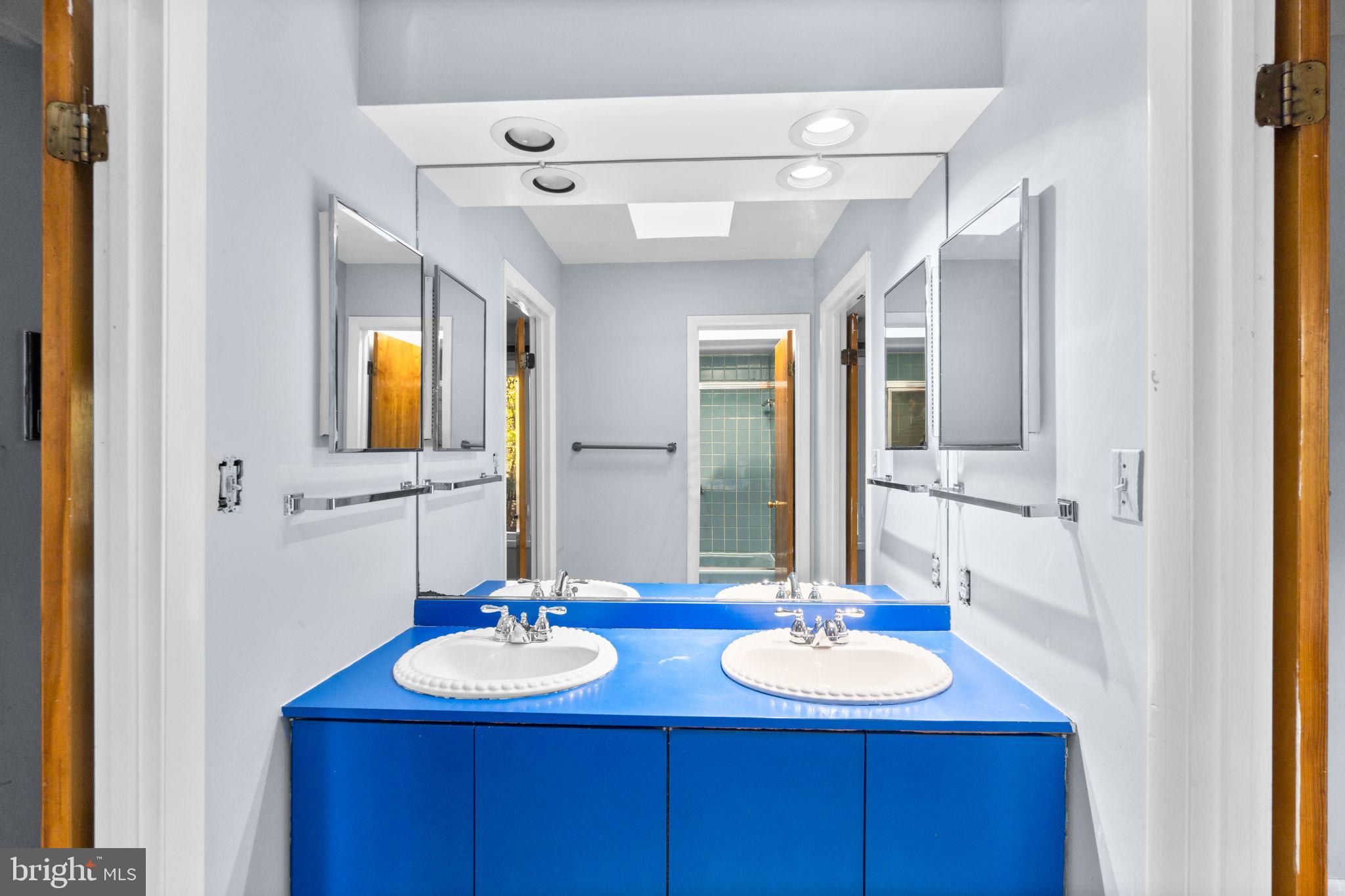 CLEMENS CROSSING - Residential