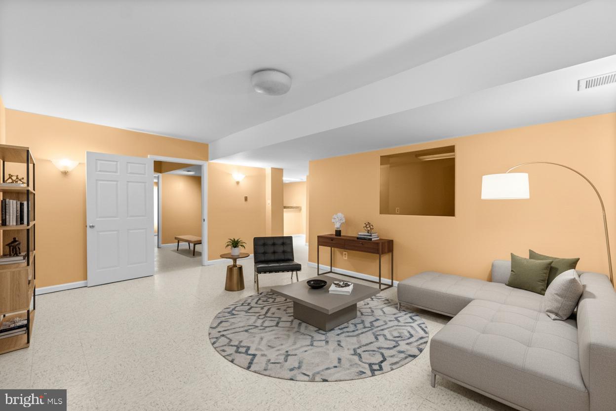 CLEMENS CROSSING - Residential