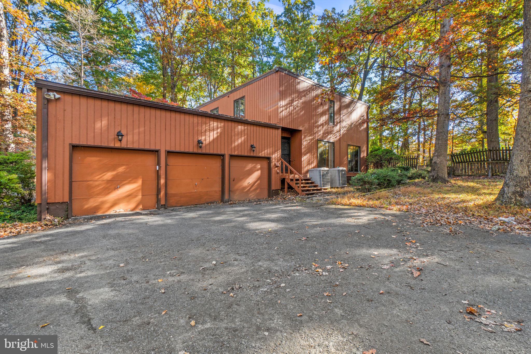 CLEMENS CROSSING - Residential