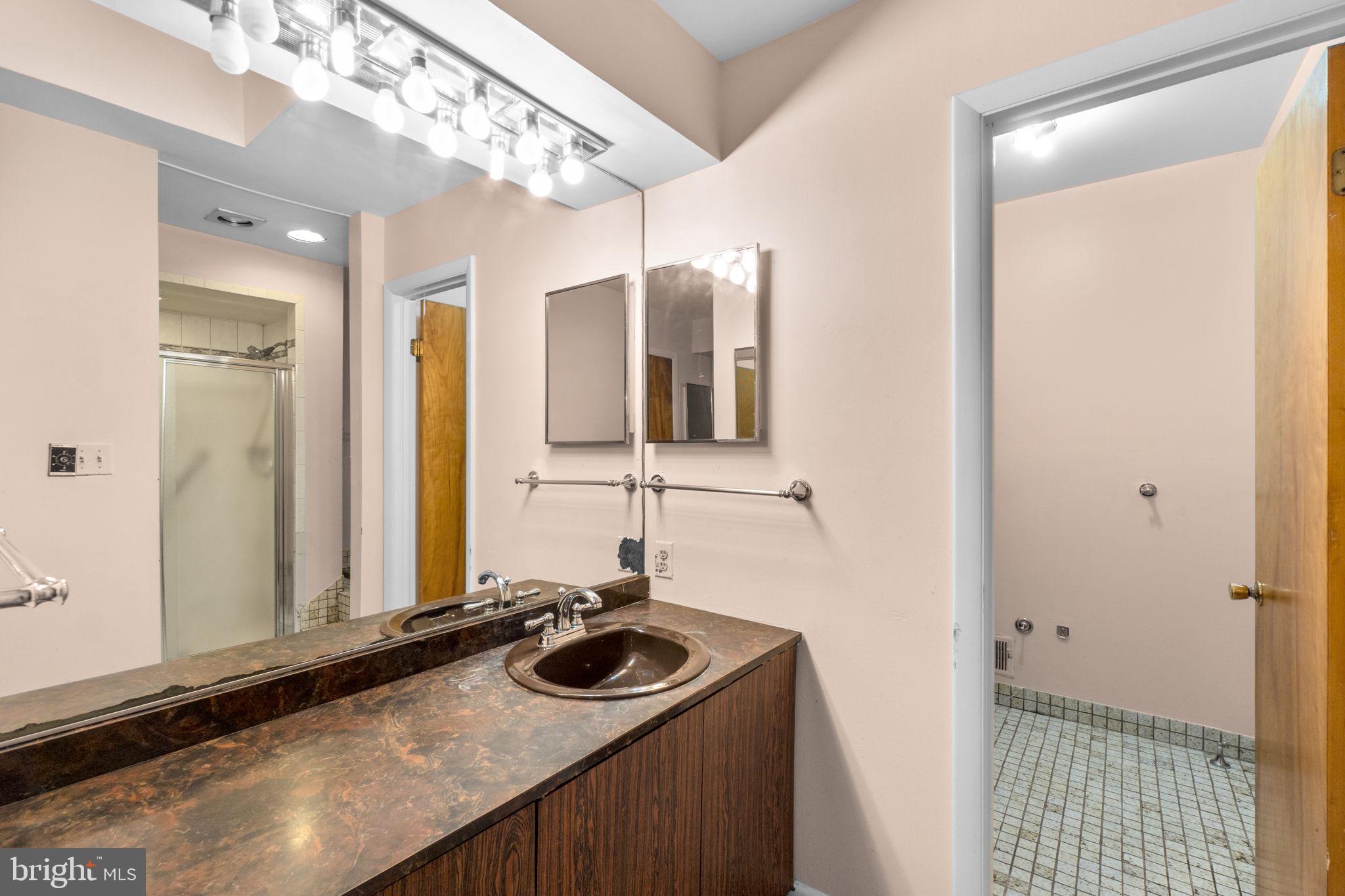 CLEMENS CROSSING - Residential