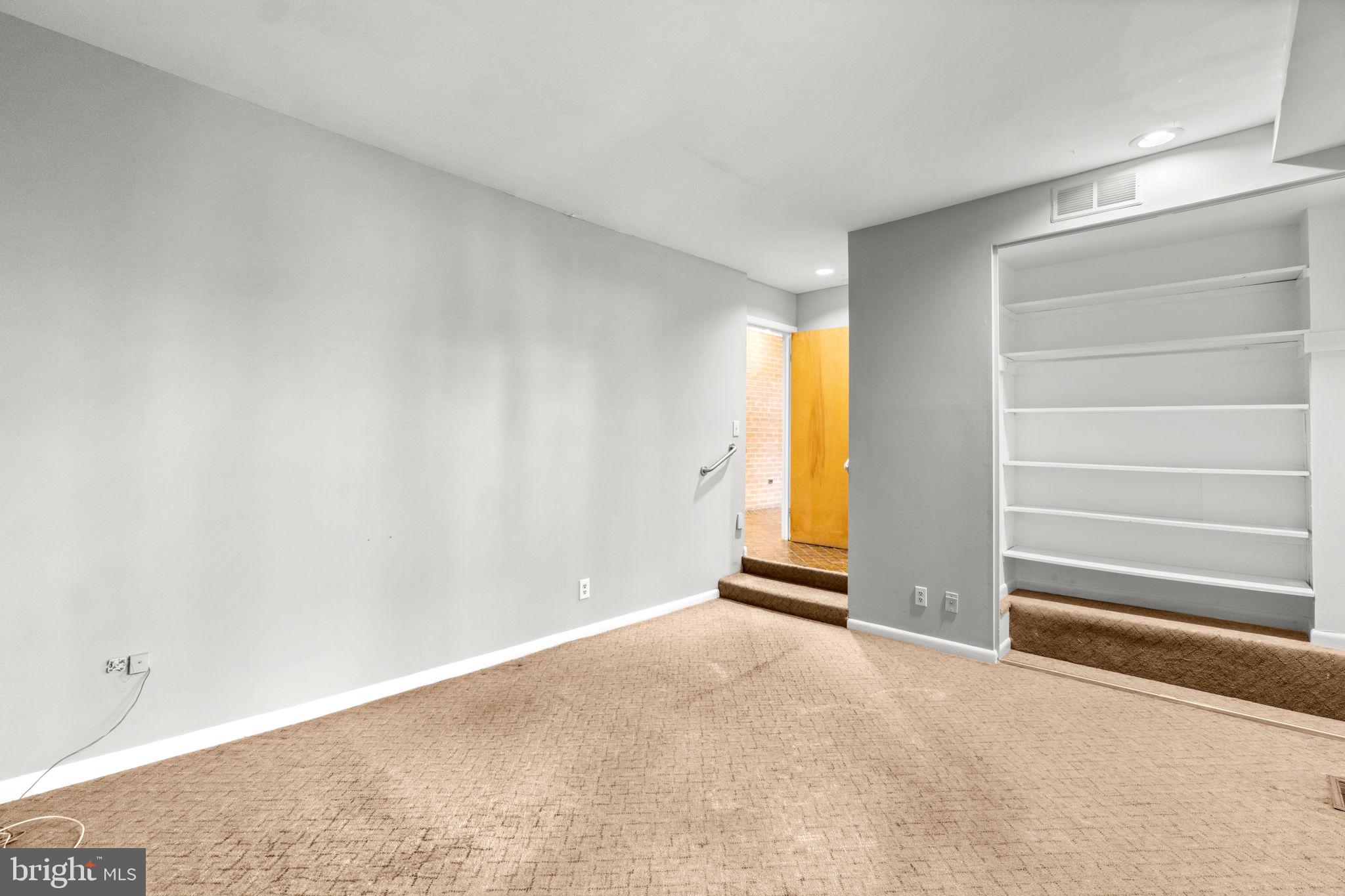 CLEMENS CROSSING - Residential