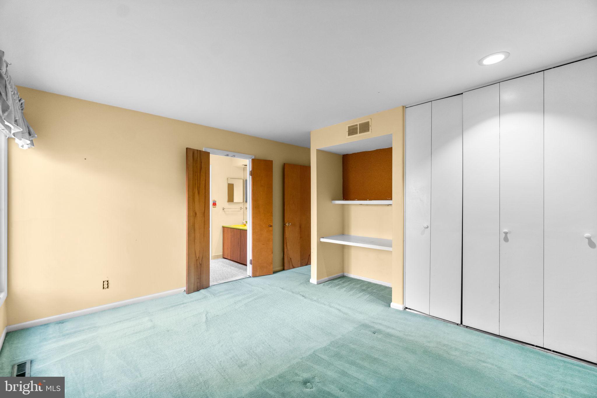 CLEMENS CROSSING - Residential