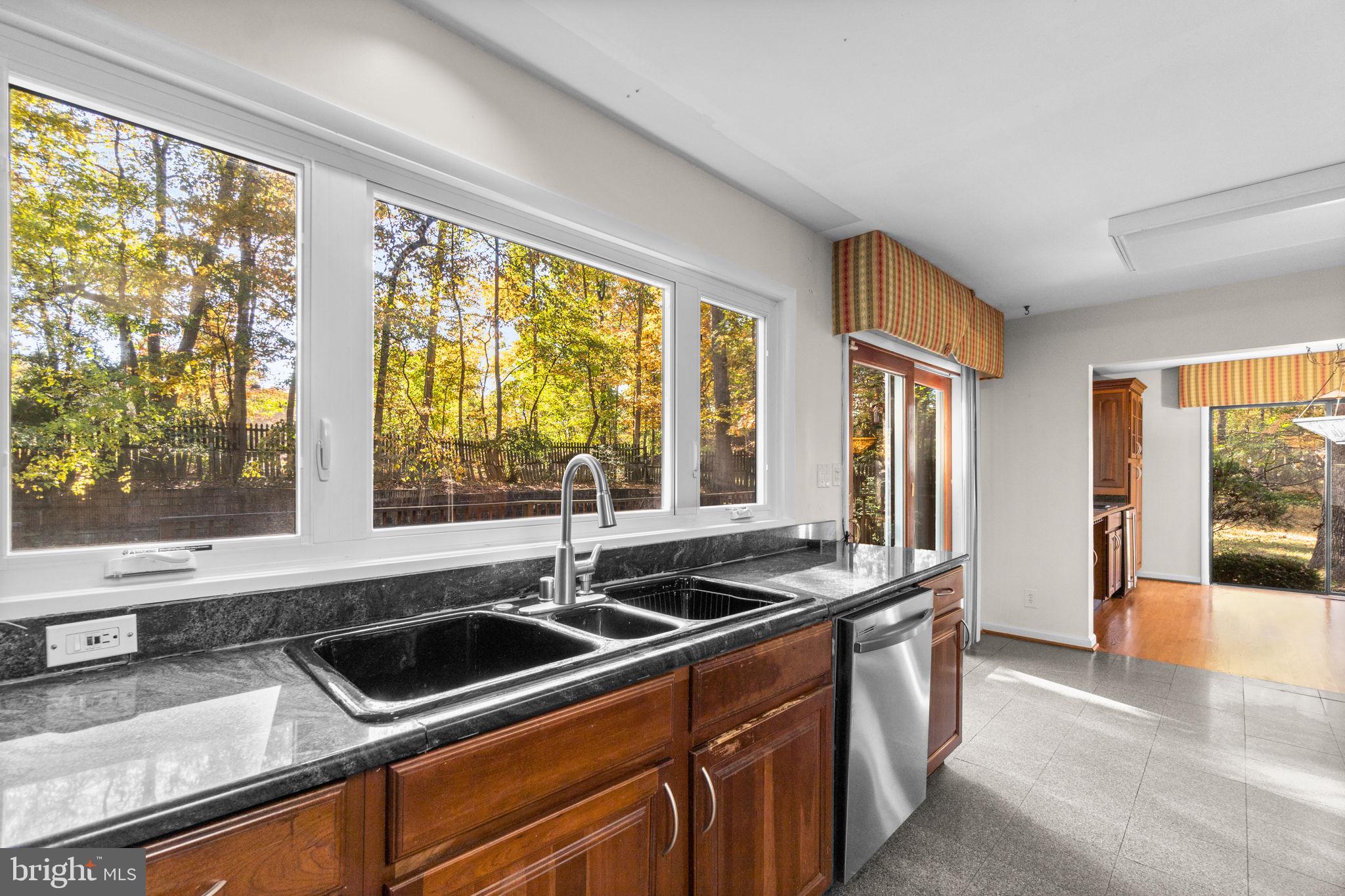 CLEMENS CROSSING - Residential