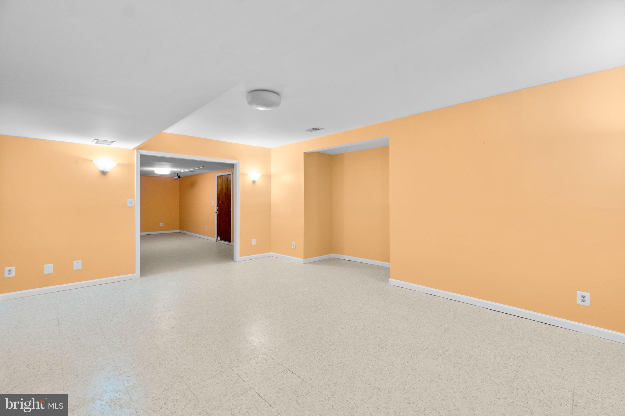 CLEMENS CROSSING - Residential