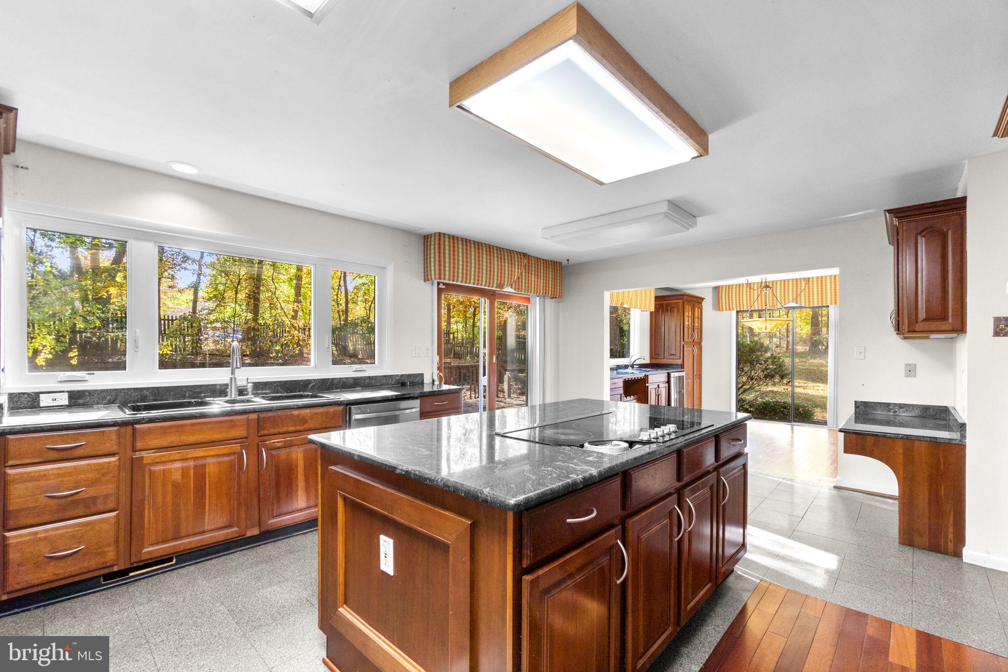 CLEMENS CROSSING - Residential