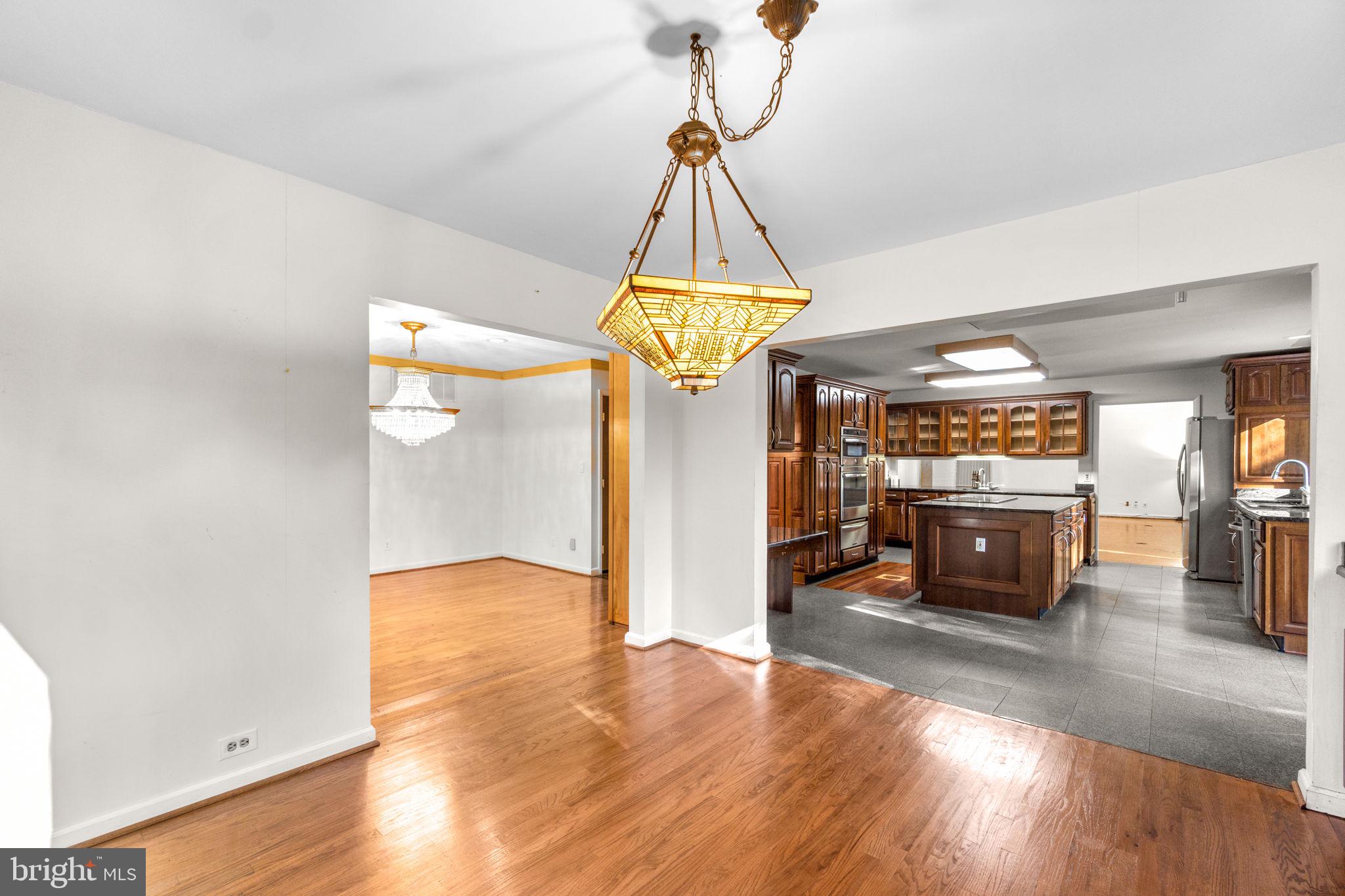 CLEMENS CROSSING - Residential