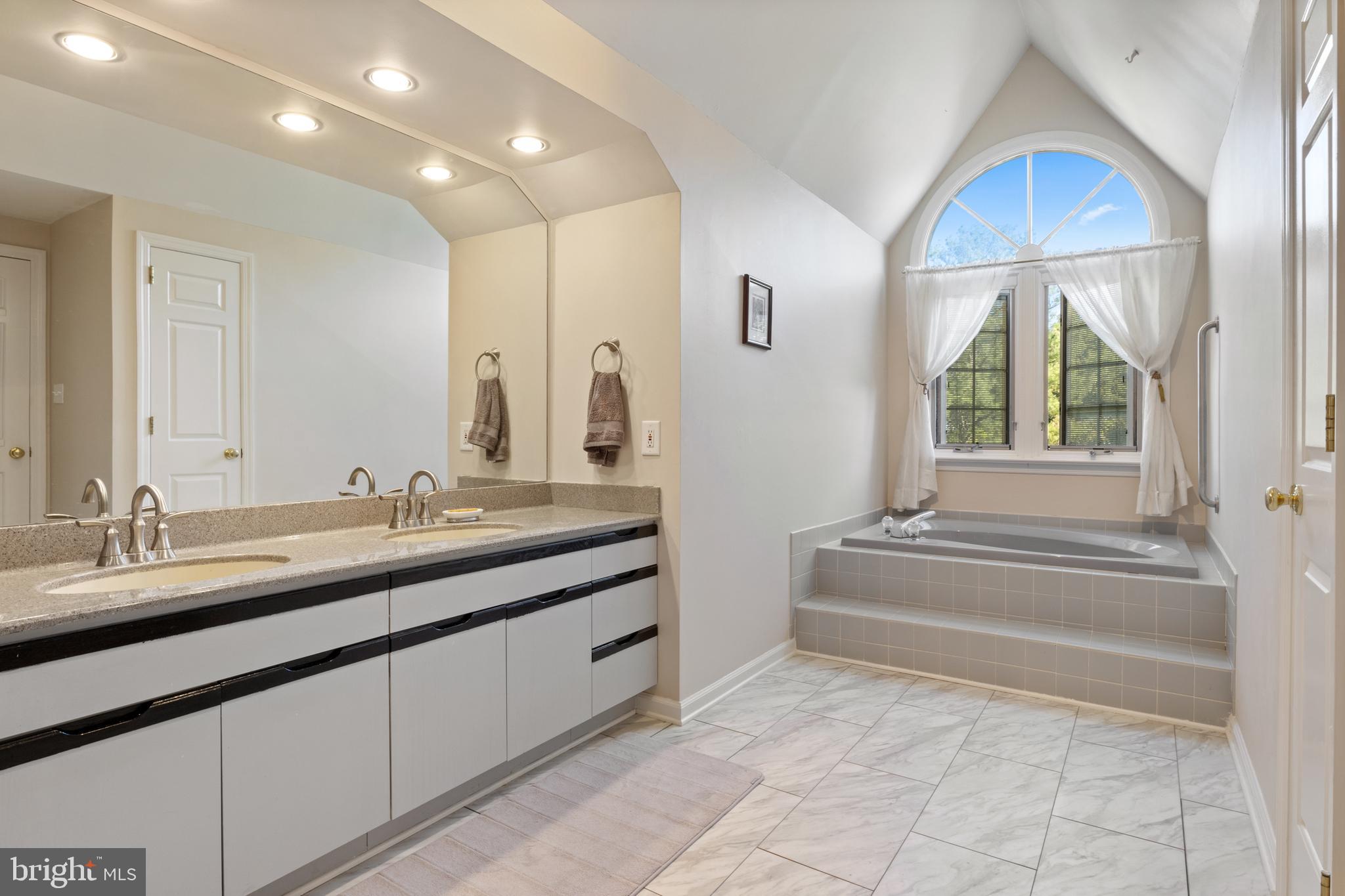 HEMPFIELD GREEN - Residential