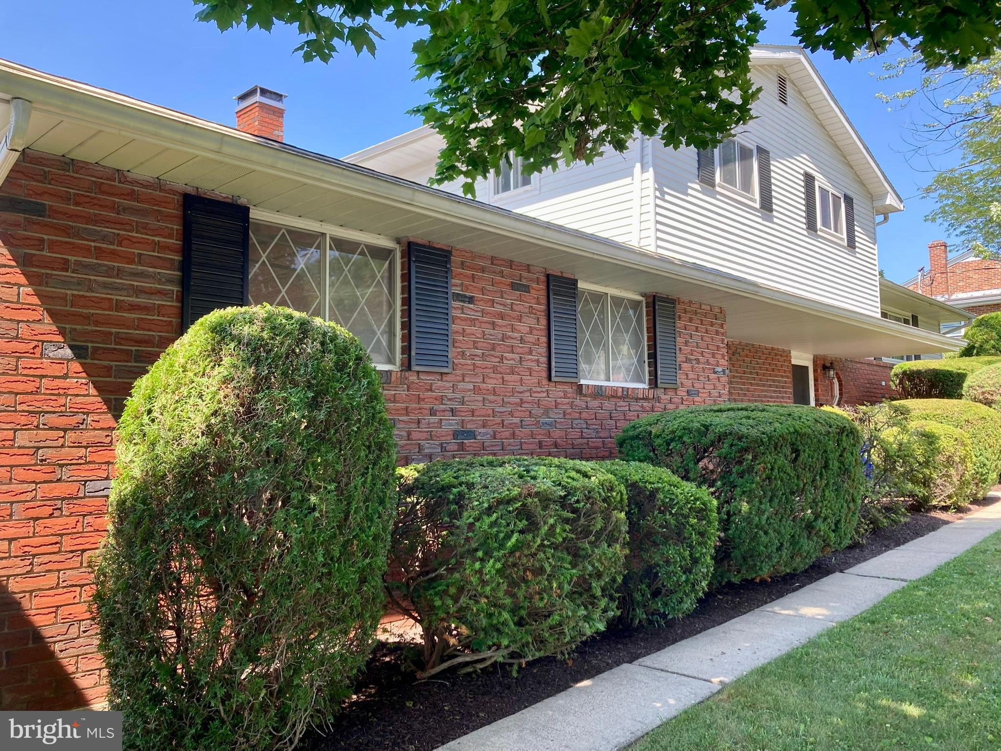 737 GIRARD AVENUE