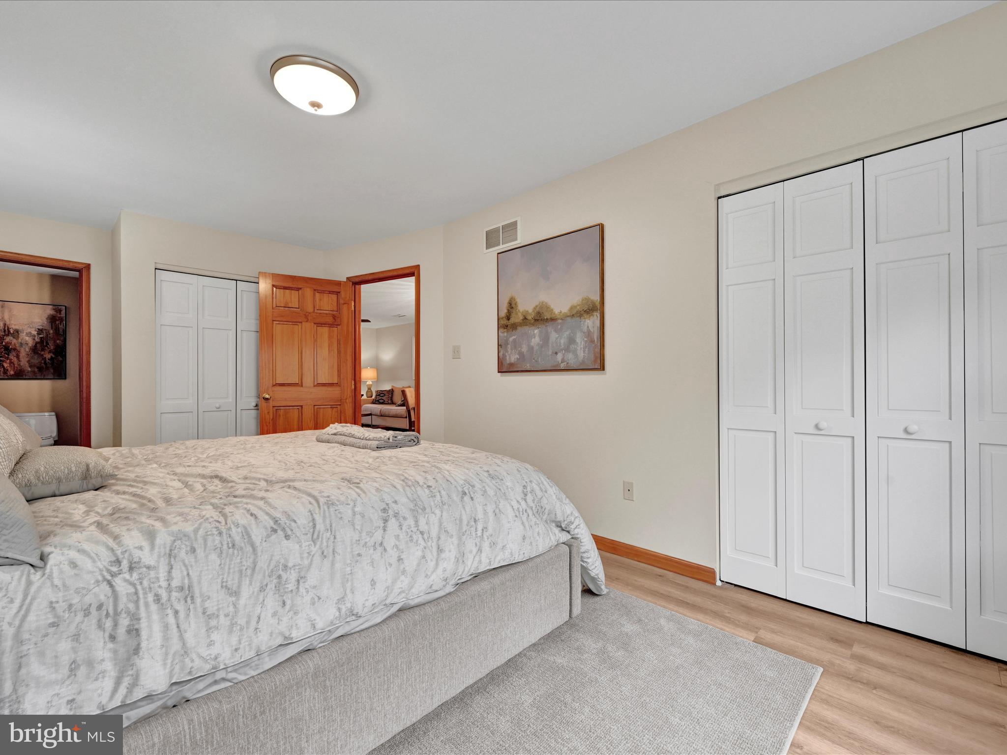 LANTERN GREEN - Residential