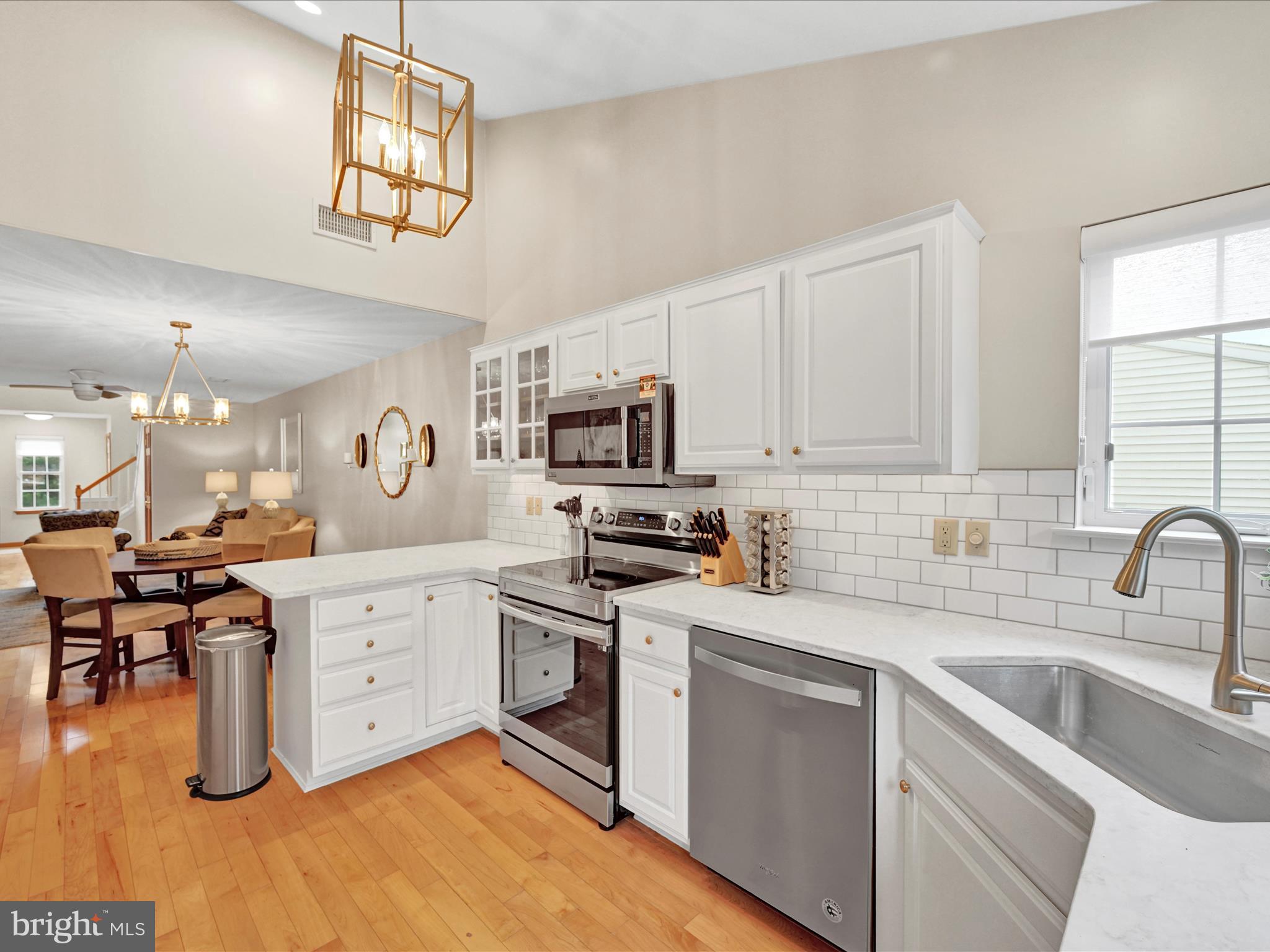 LANTERN GREEN - Residential