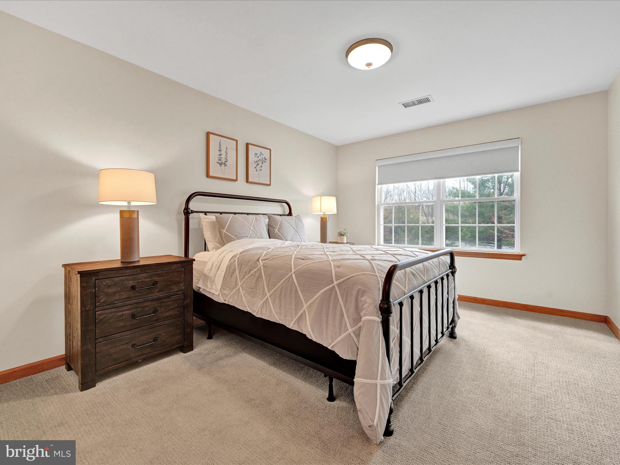 LANTERN GREEN - Residential