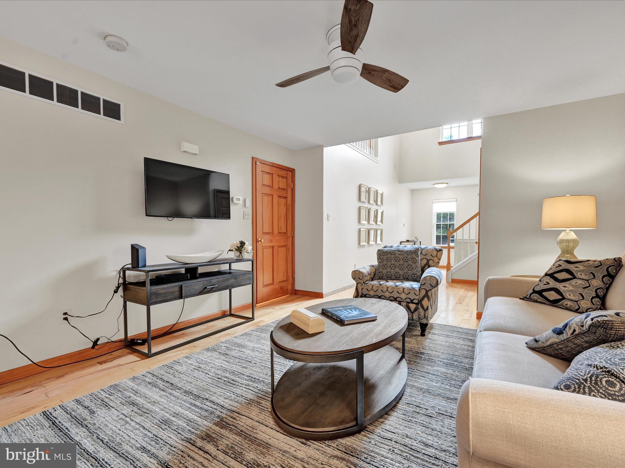 LANTERN GREEN - Residential