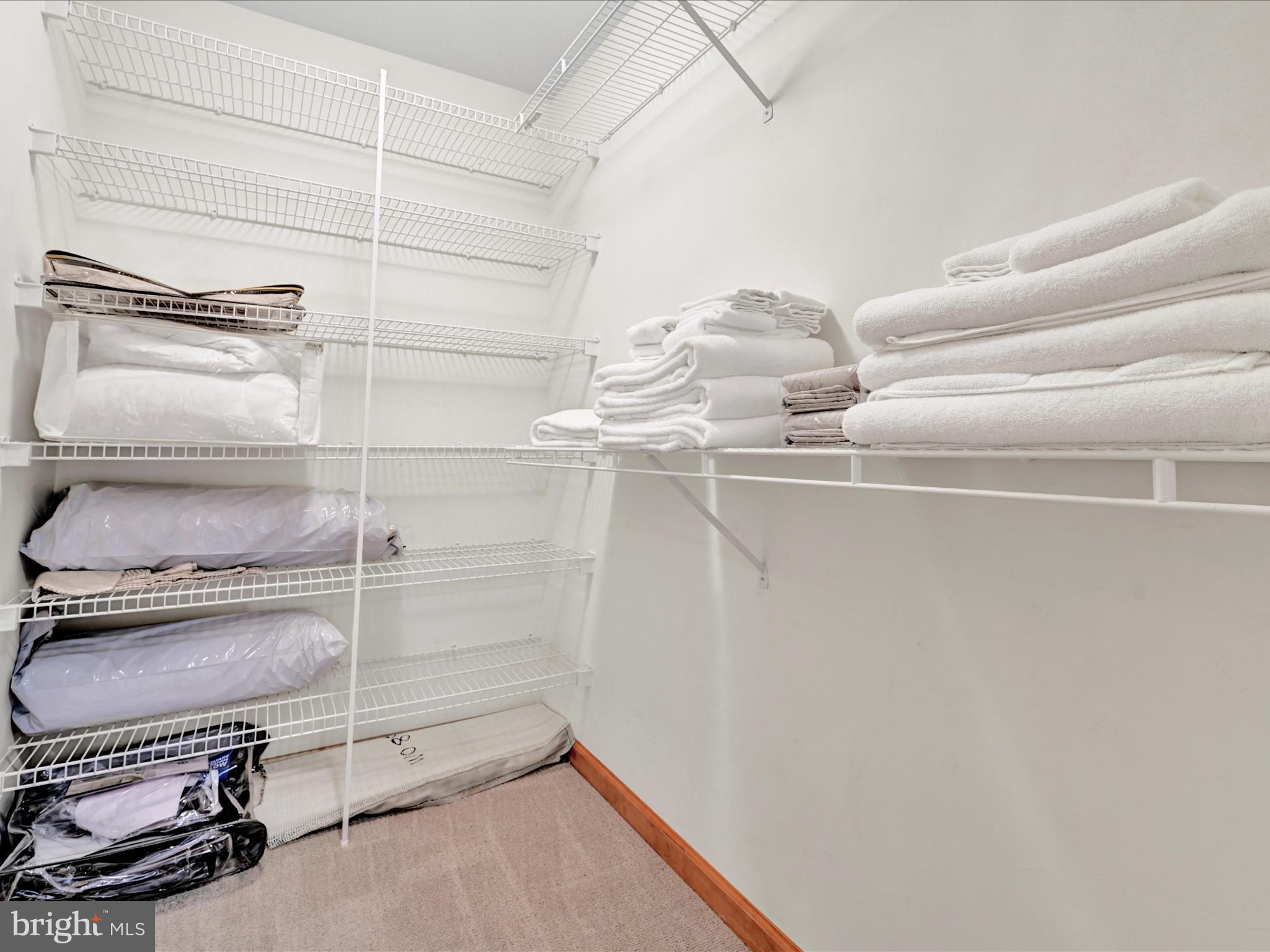 LANTERN GREEN - Residential