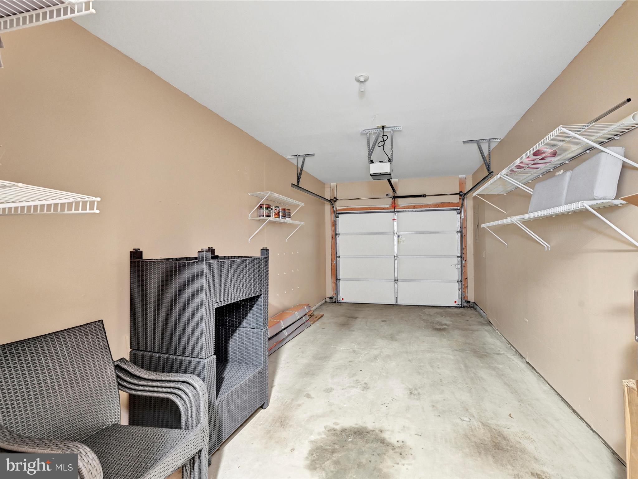 LANTERN GREEN - Residential