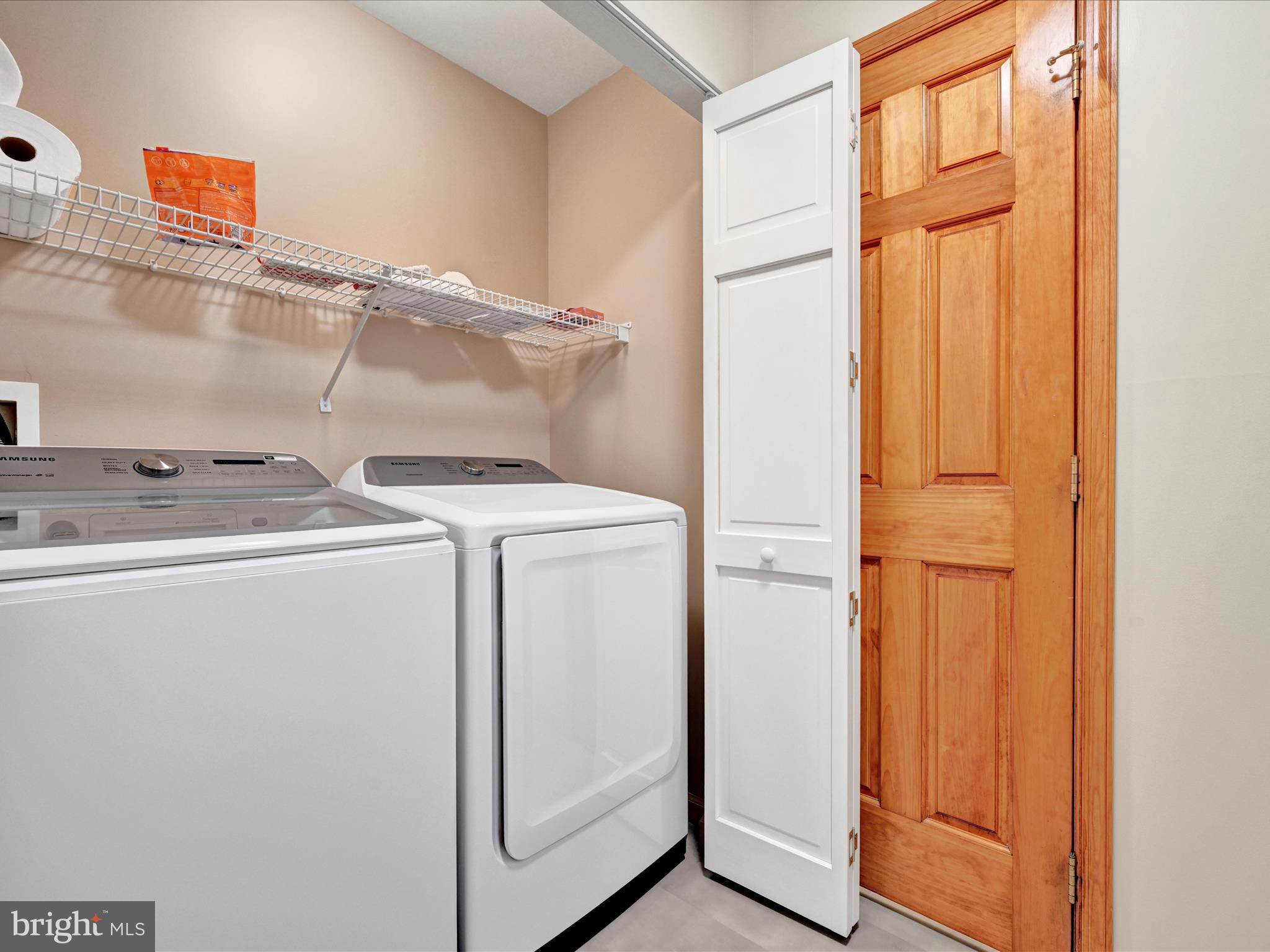 LANTERN GREEN - Residential