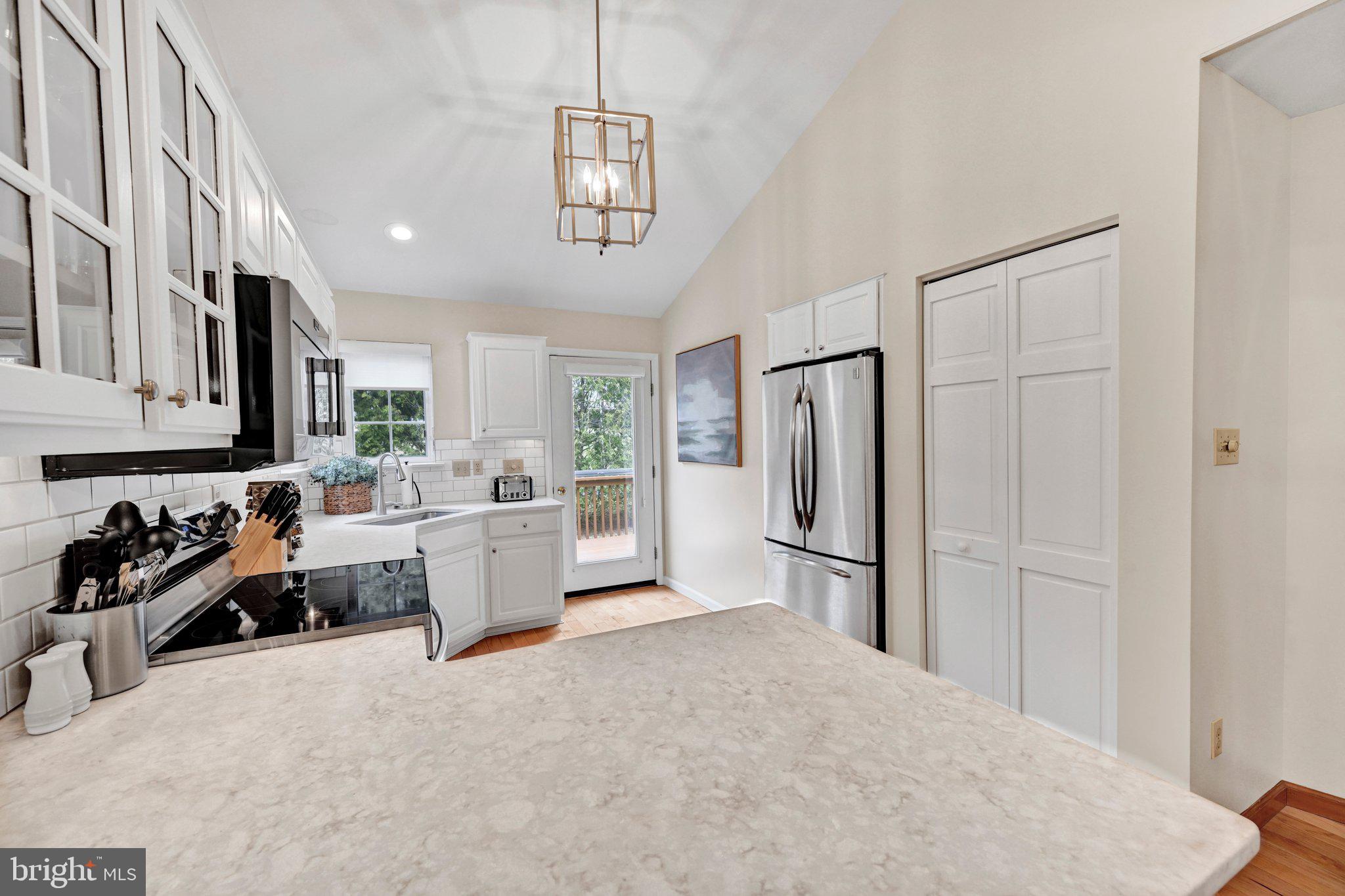 LANTERN GREEN - Residential