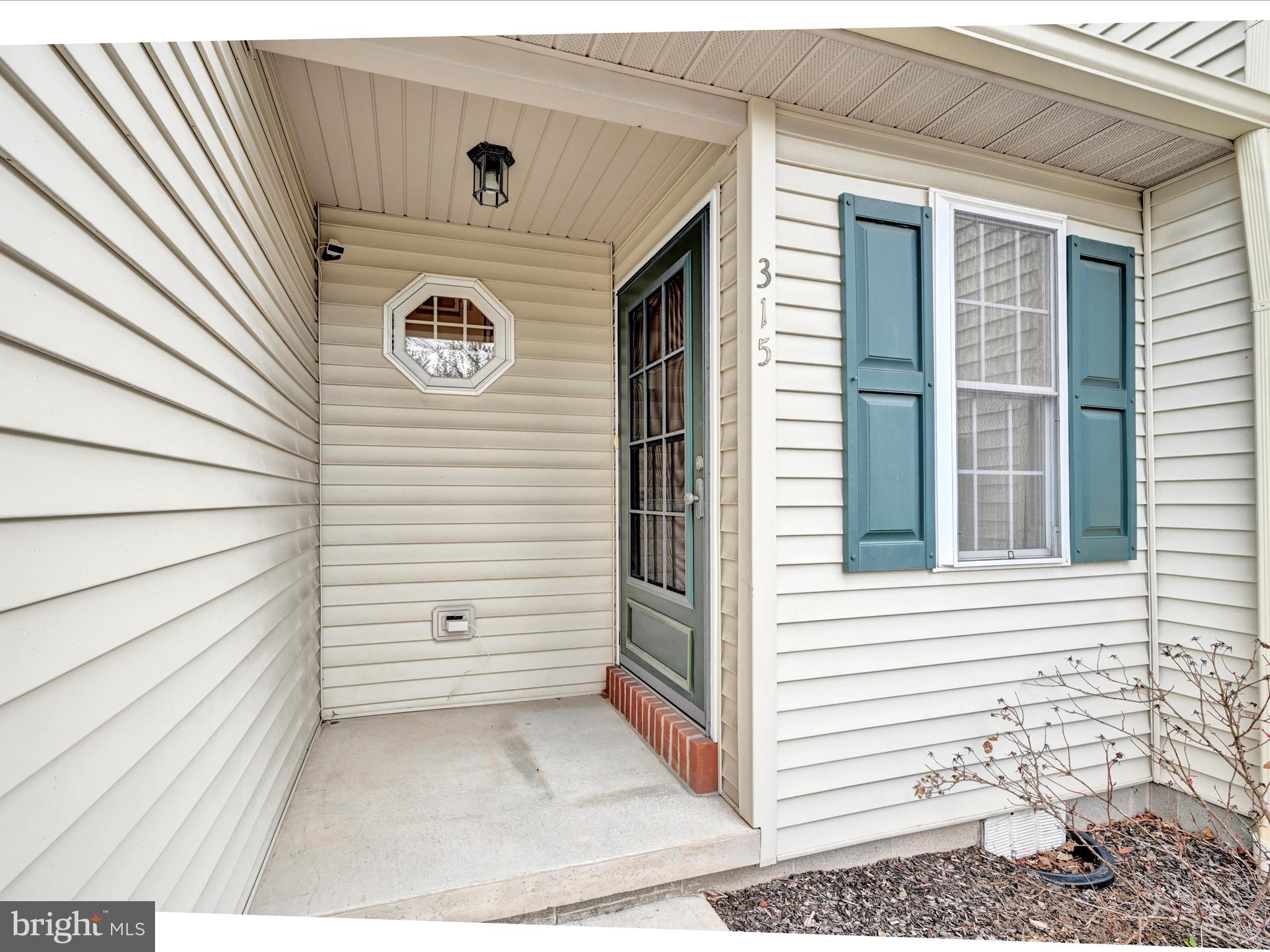 LANTERN GREEN - Residential