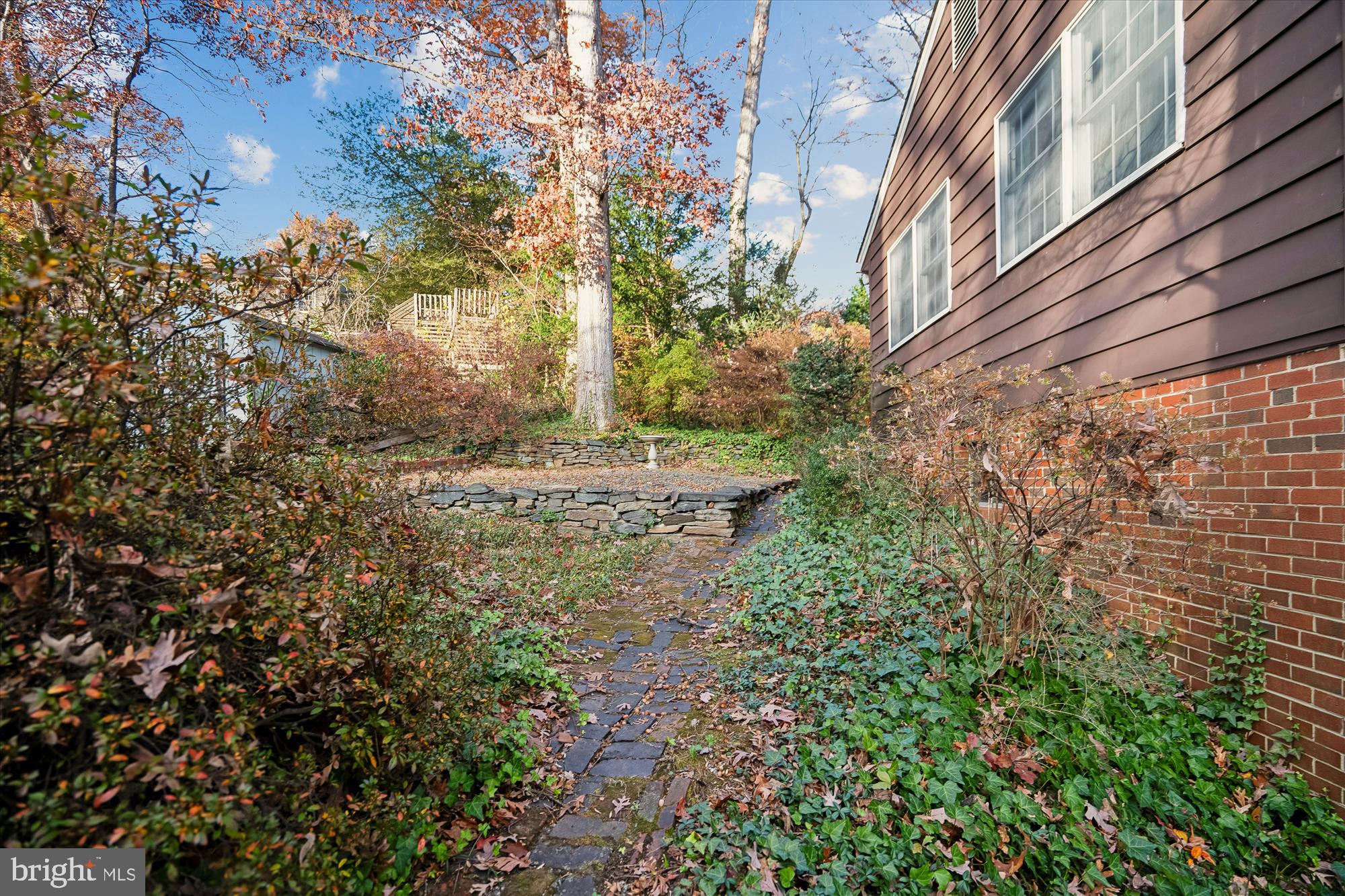 HILLANDALE - Residential